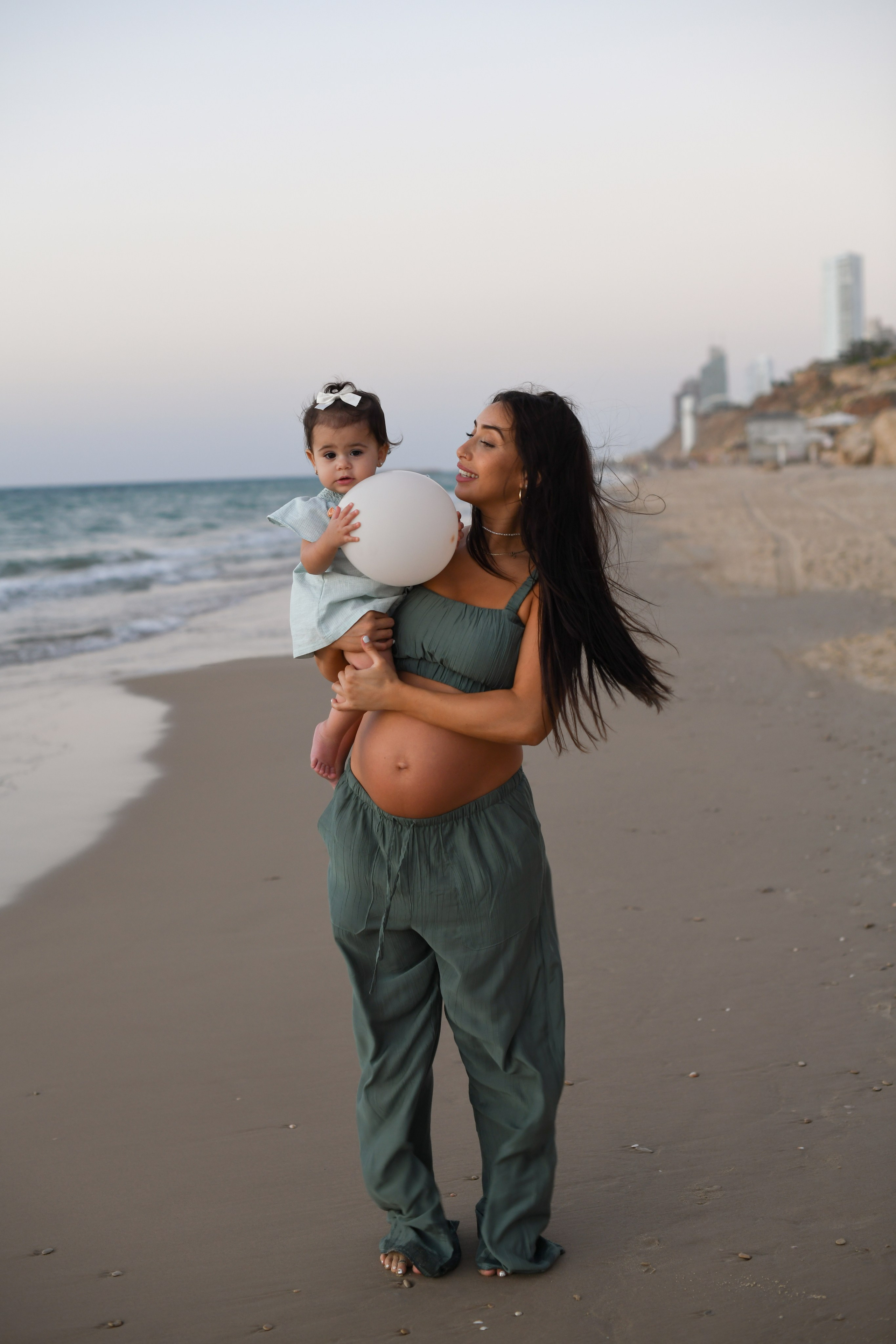 Nofar's family. צלמת ולדה