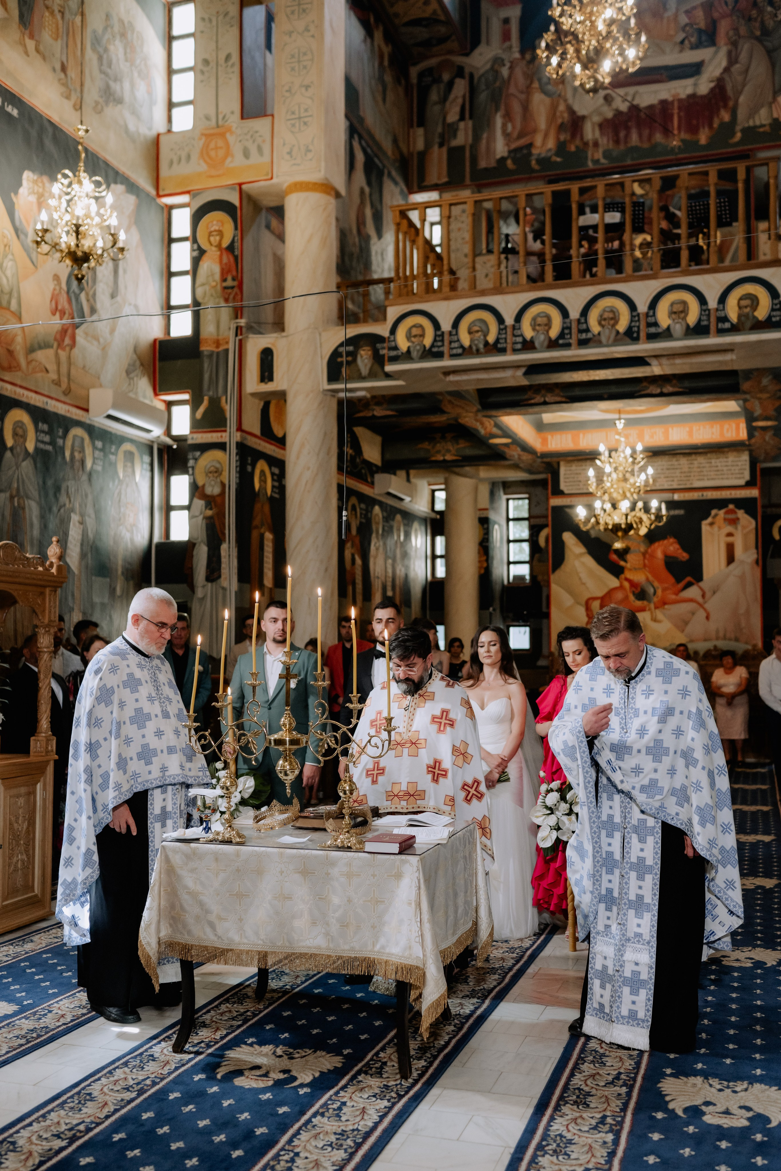 Cununie civila in aer liber , artificii de zi colorate , decor nunta , nunta la Hotel Traian. Proud Vision Weddings | Wedding Photography & Film — Servicii profesionale Foto Video Nunta Iasi