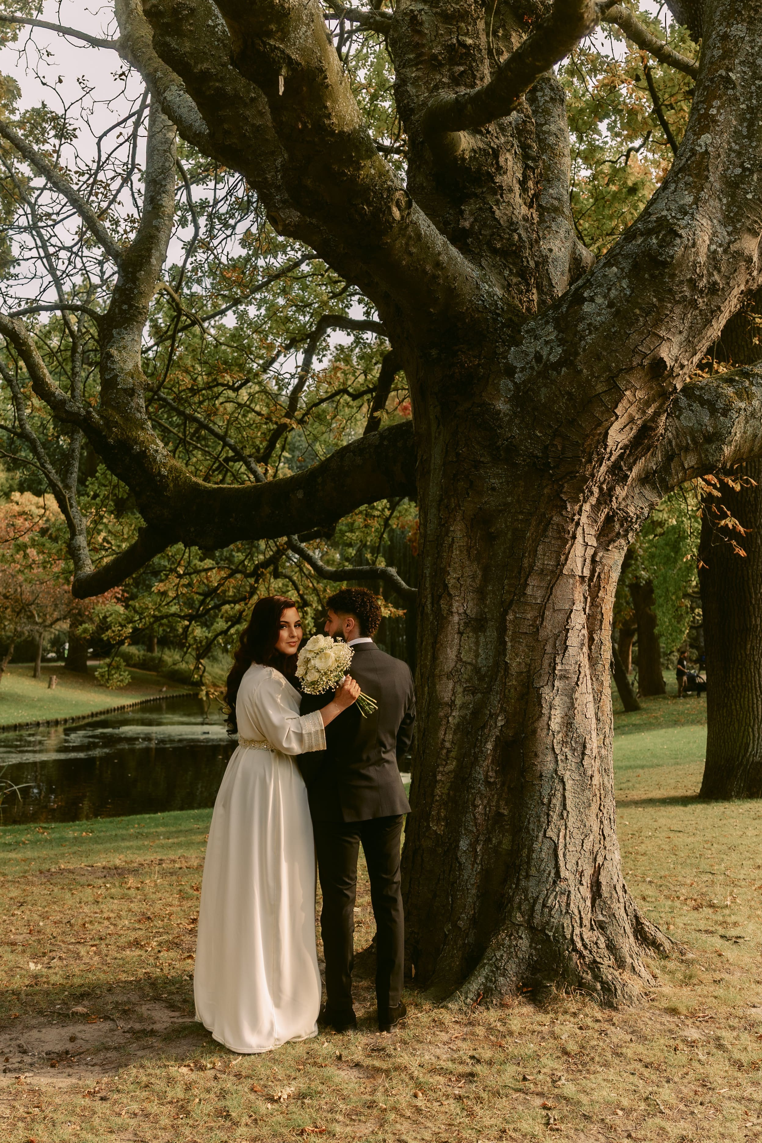 Autumn Wedding Photoshoot in Het Park, Rotterdam. Romantic & Soulful Photography by Natalia Olhova in Rotterdam