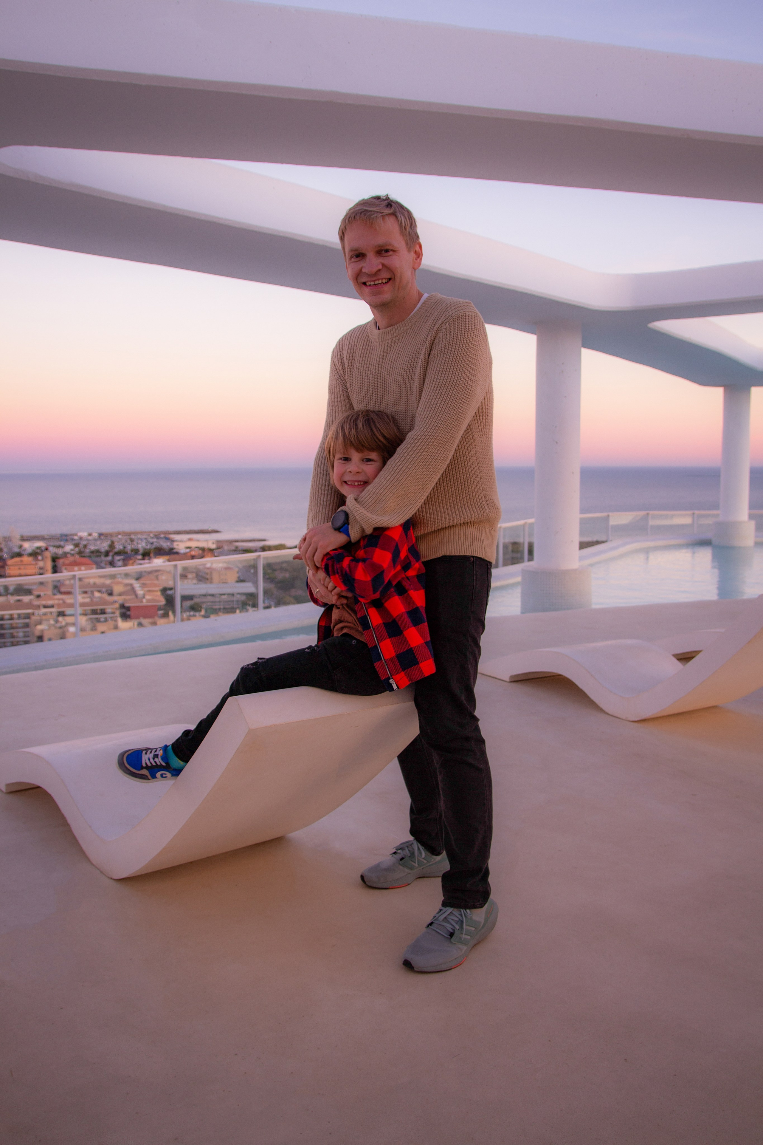 FAMILIA CANET. Fotógrafa Olena Petryk. Realizo sesiones de fotos en Puerto de Sagunto