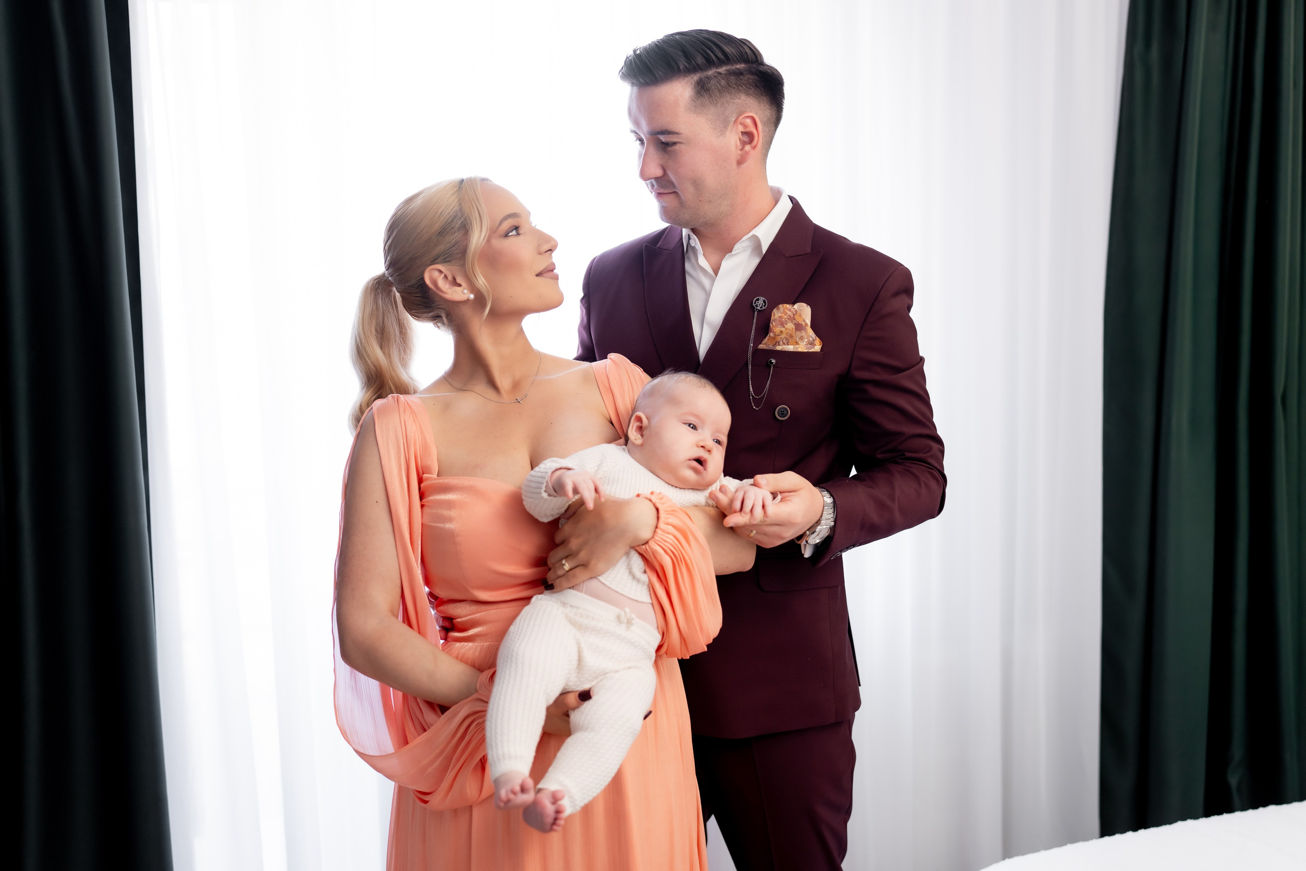 Ilinca. Mark Fazakas — Wedding Photographer