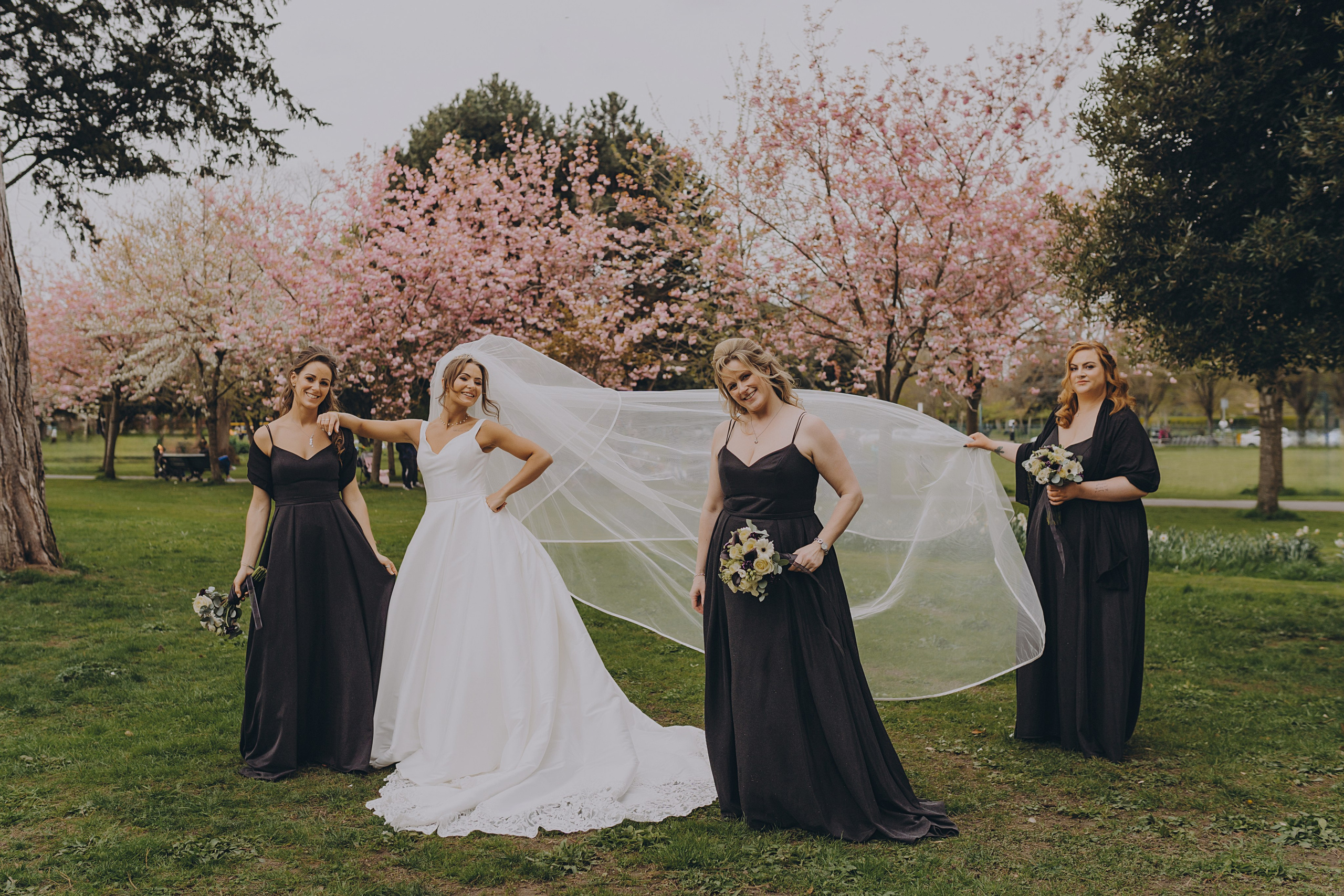 Megan & Oneias. Main