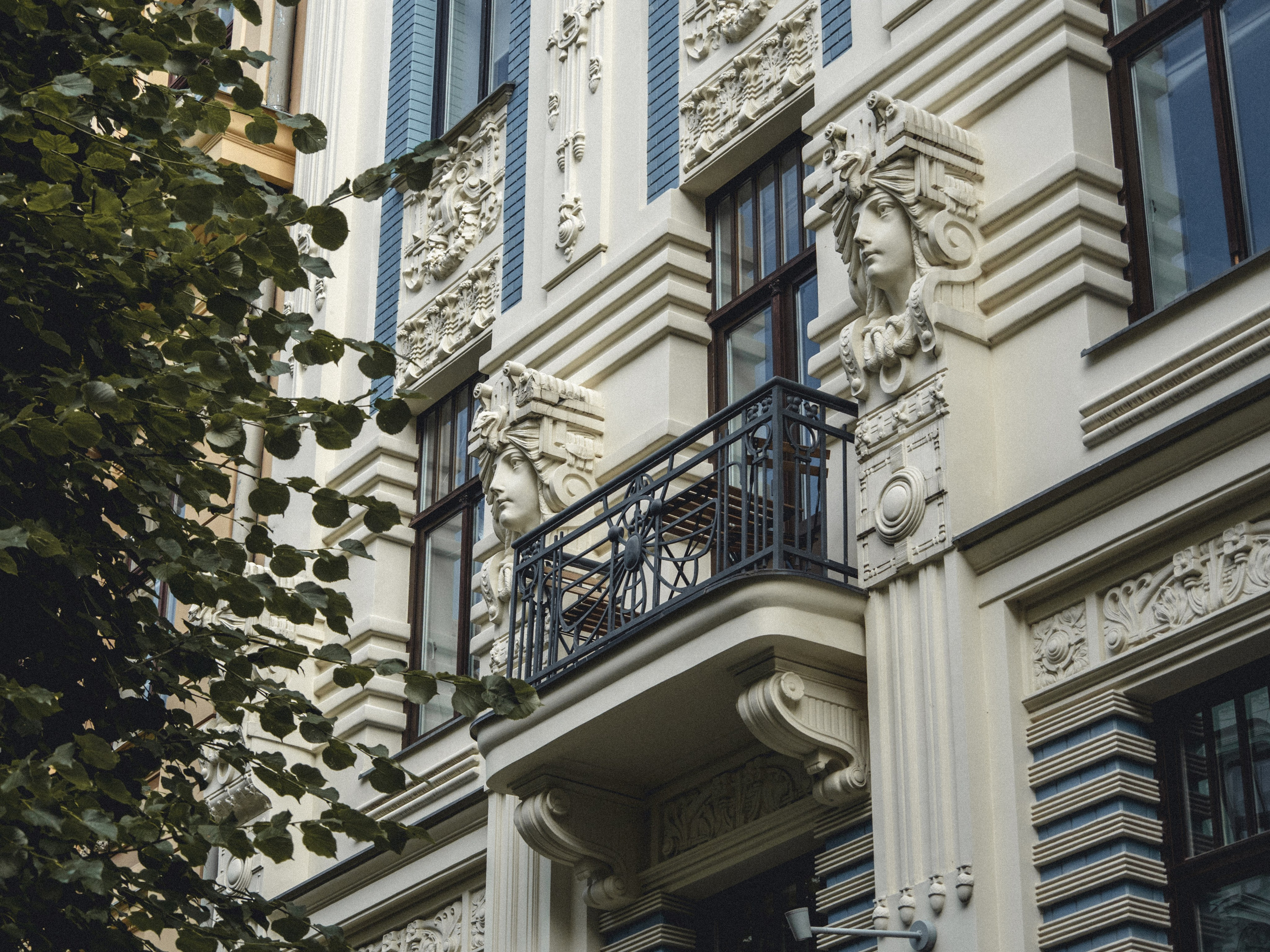 Voyage à Riga. Photographe sur Cote d’Azur. Portraits de familles, couples, enfants, événements