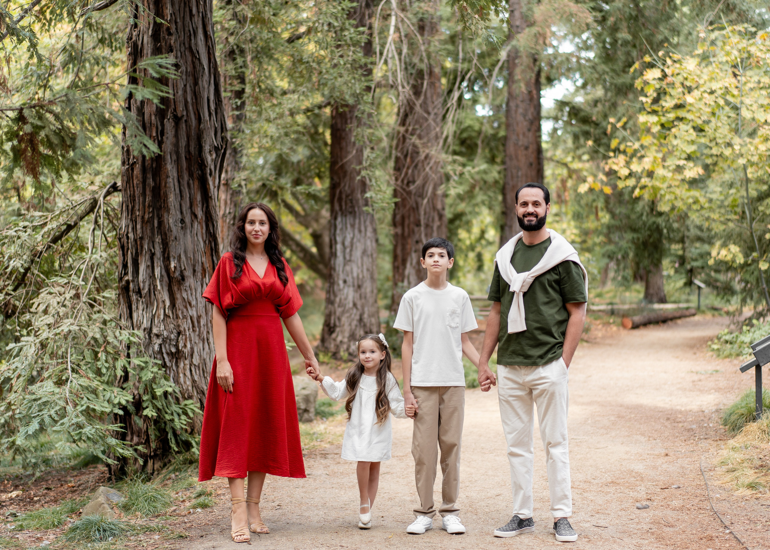 Mikhailov family. Family photographer in Sacramento | Sofia Pavenko