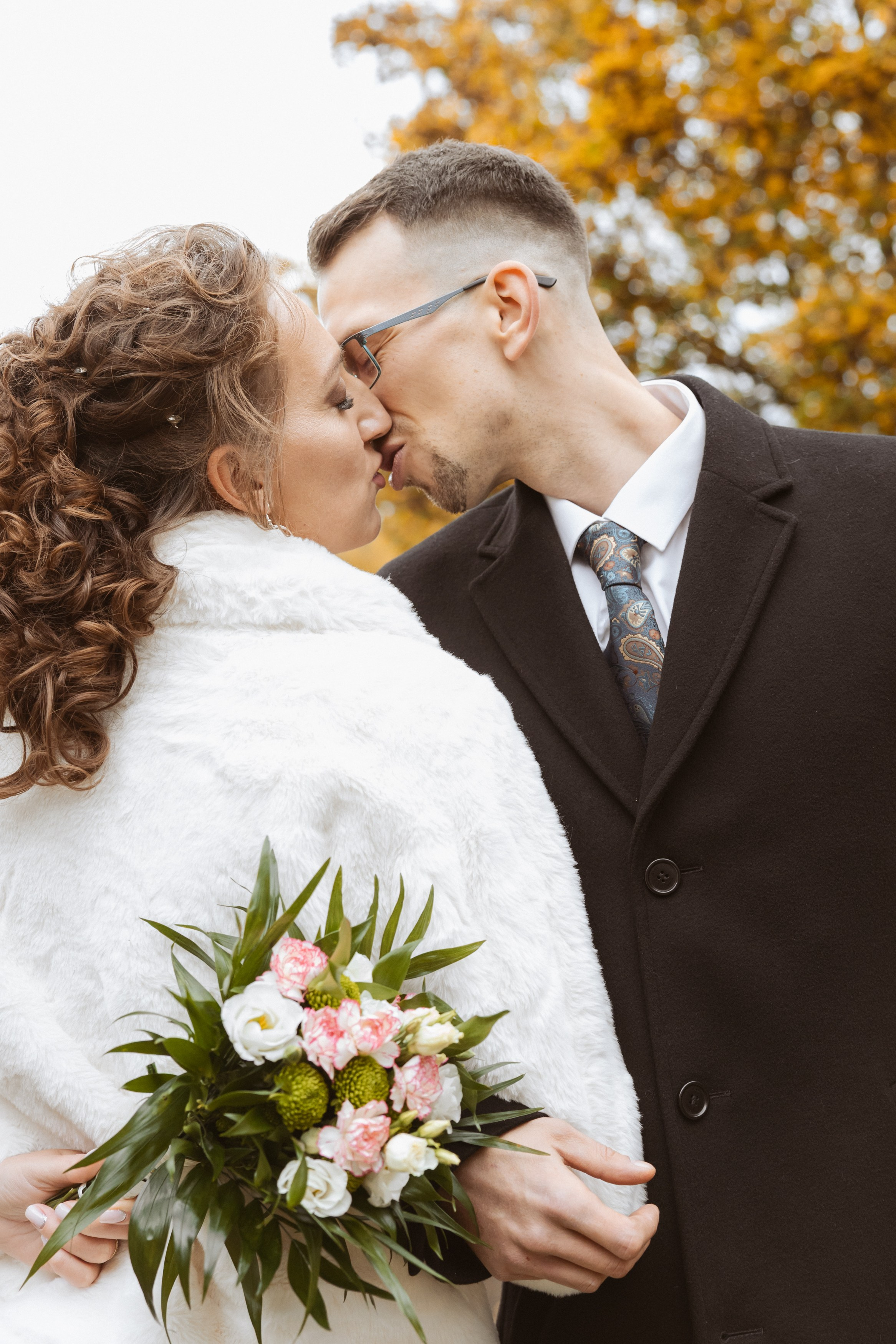 Podzimní svatební focen. Rodinná, těhotenská, newborn a lifestyle fotografka v Písku Oxana Telupilova