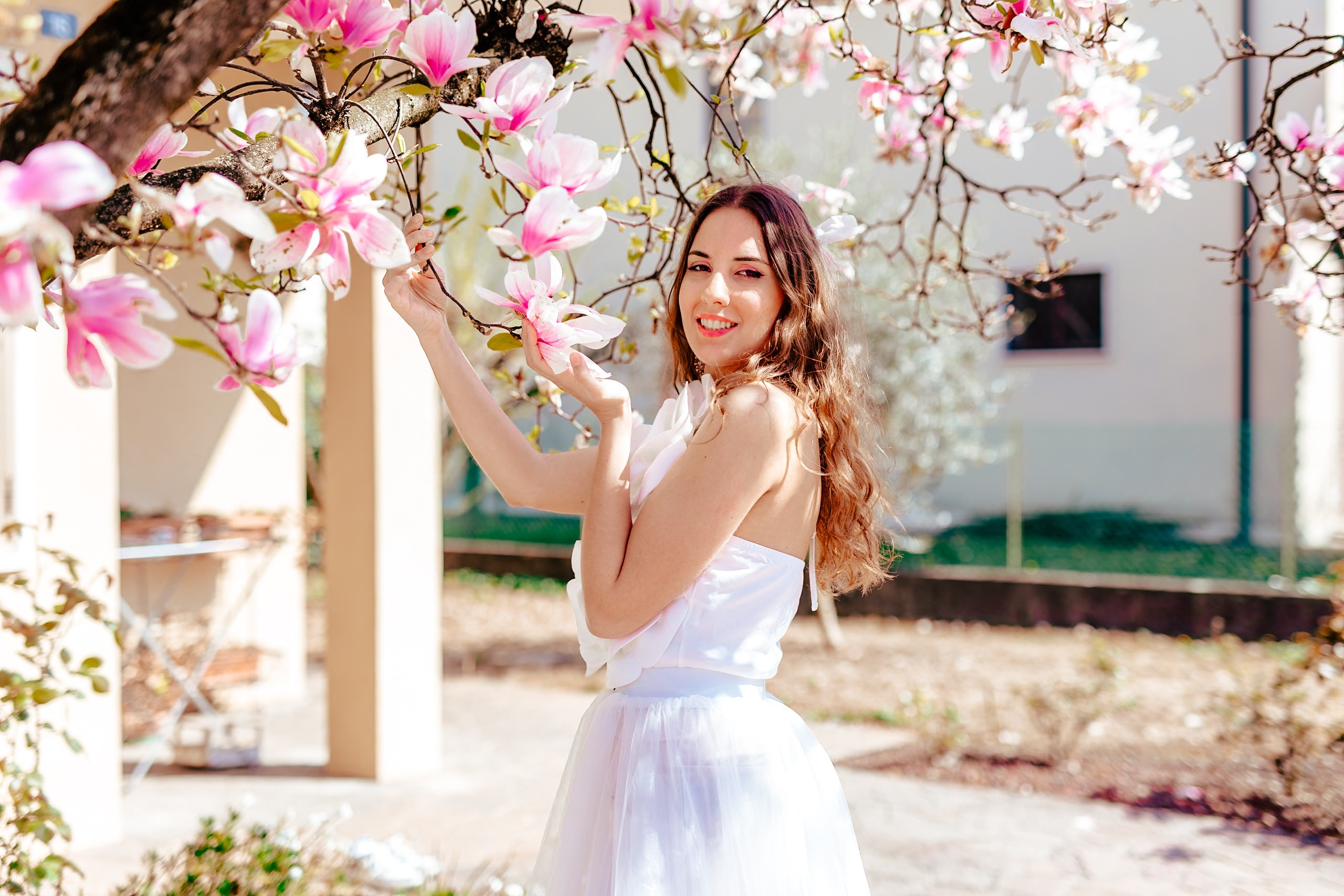 Serena e le magnolie 🌸. Luci e Capricci Photography