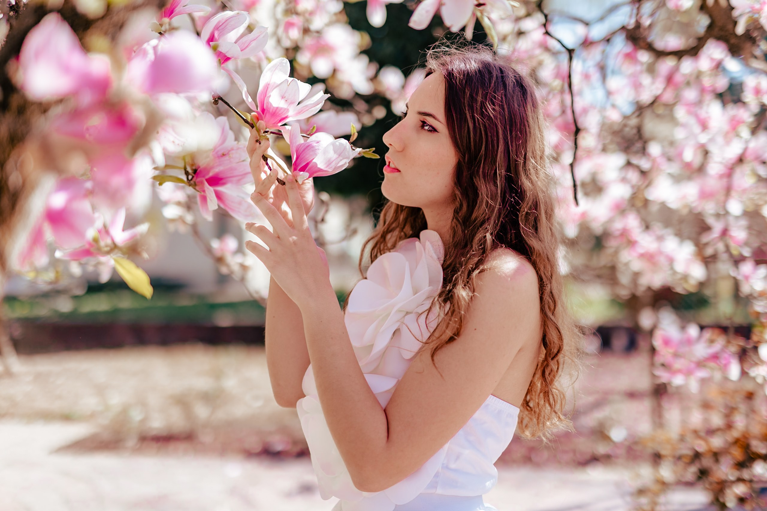 Serena e le magnolie 🌸. Luci e Capricci Photography