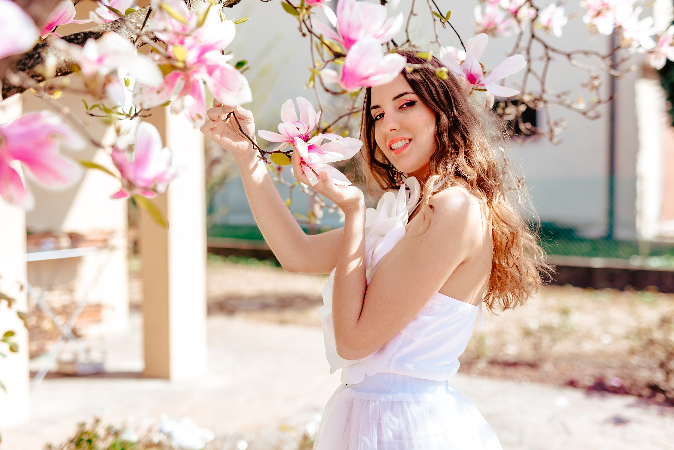 Serena e le magnolie 🌸. Luci e Capricci Photography