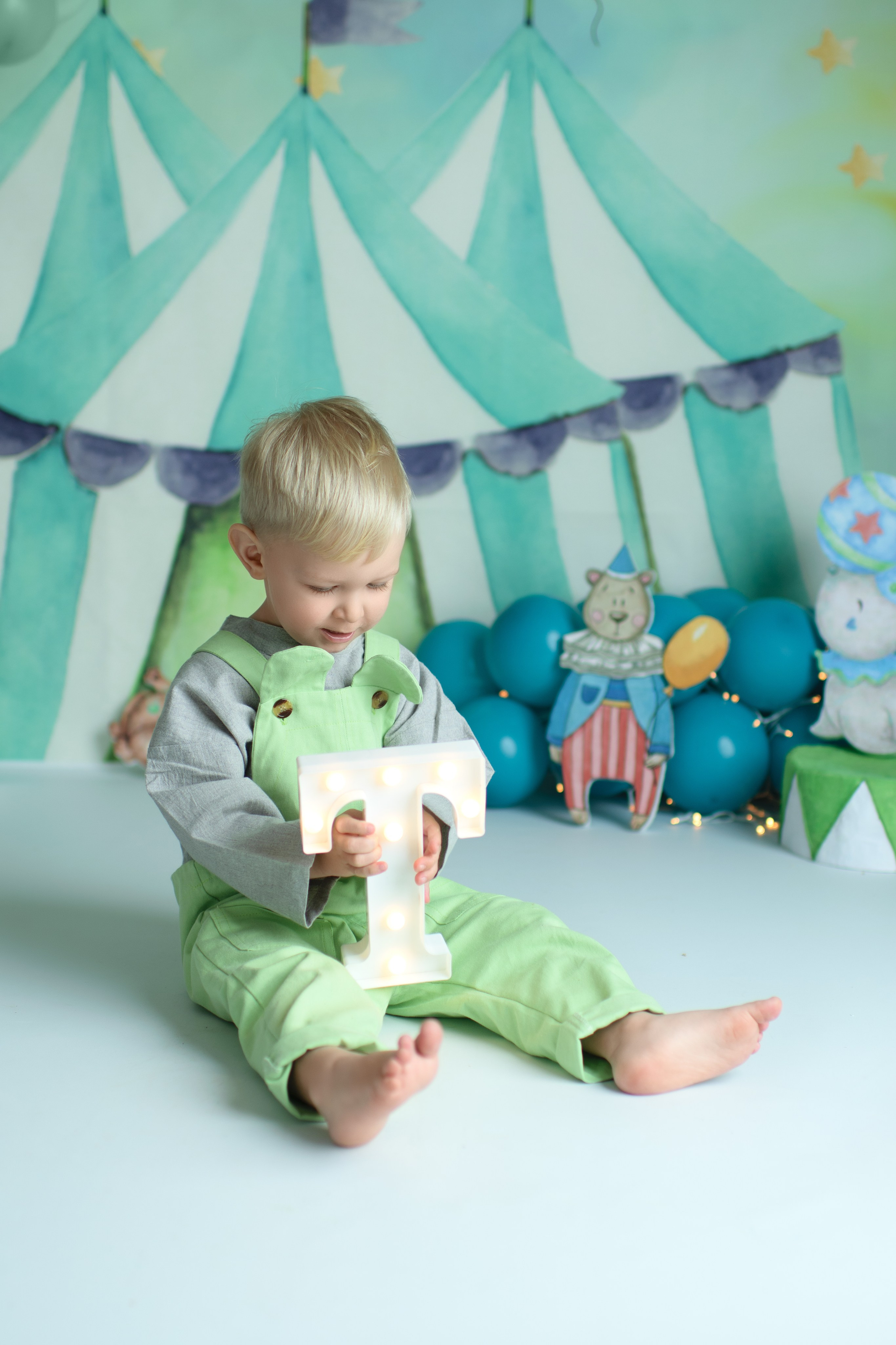 Cake Smash Fotoshooting zum ersten, zweiten Geburtstag. Neugeborene, Baby Fotografin in Düren (NRW) - Vitalina Unruh