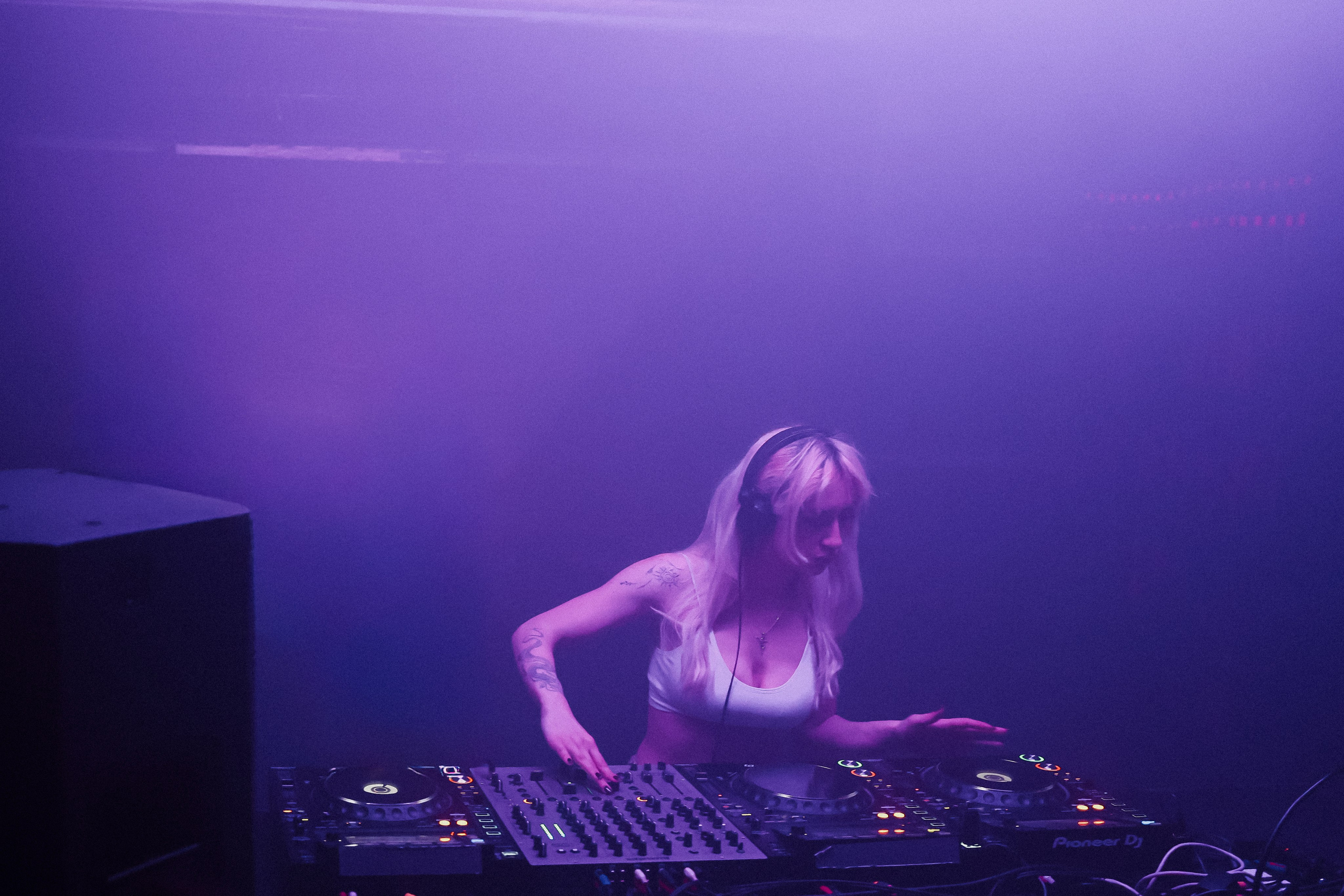Event reportage (WHATISGOINGON x HOW). Asmikiam