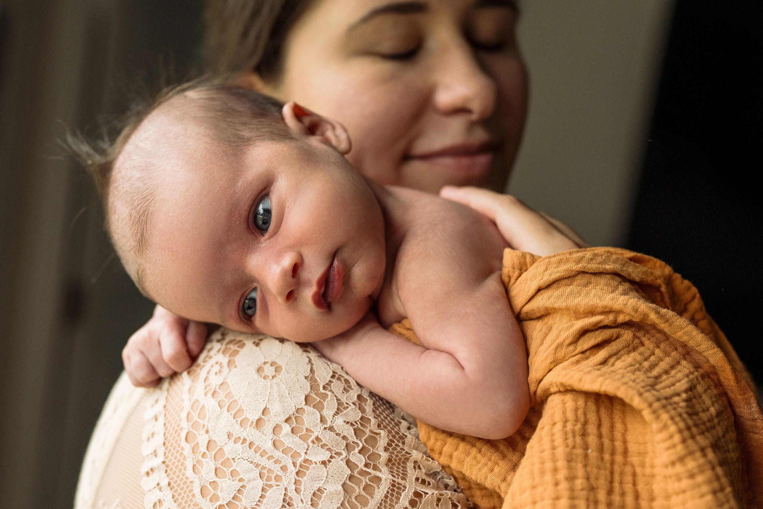 Minimalist Newborn Photography – Timeless & Elegant. Alisa Tant — Family and newborn photographer Bucks County, Montgomery county, Philadelphia, NJ