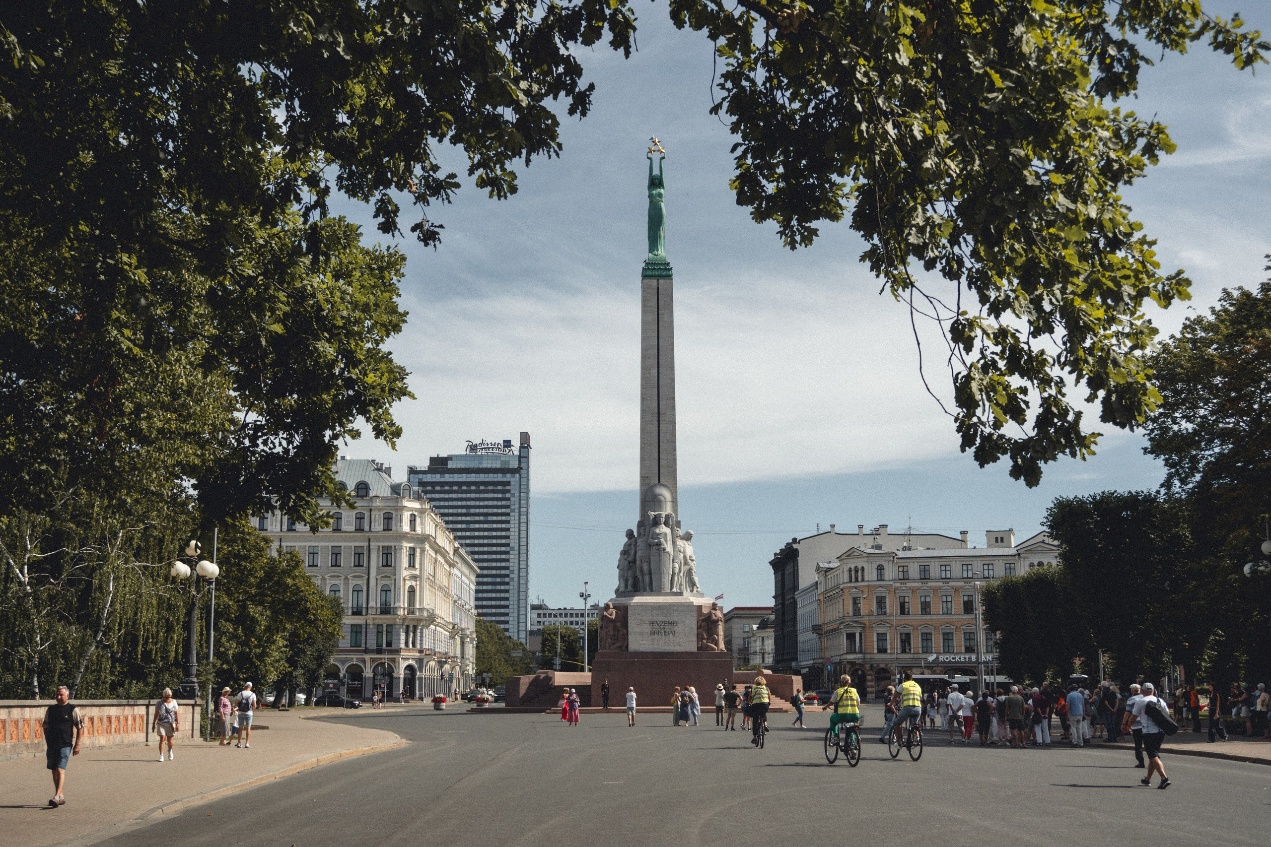 Voyage à Riga. Photographe sur Cote d’Azur. Portraits de familles, couples, enfants, événements