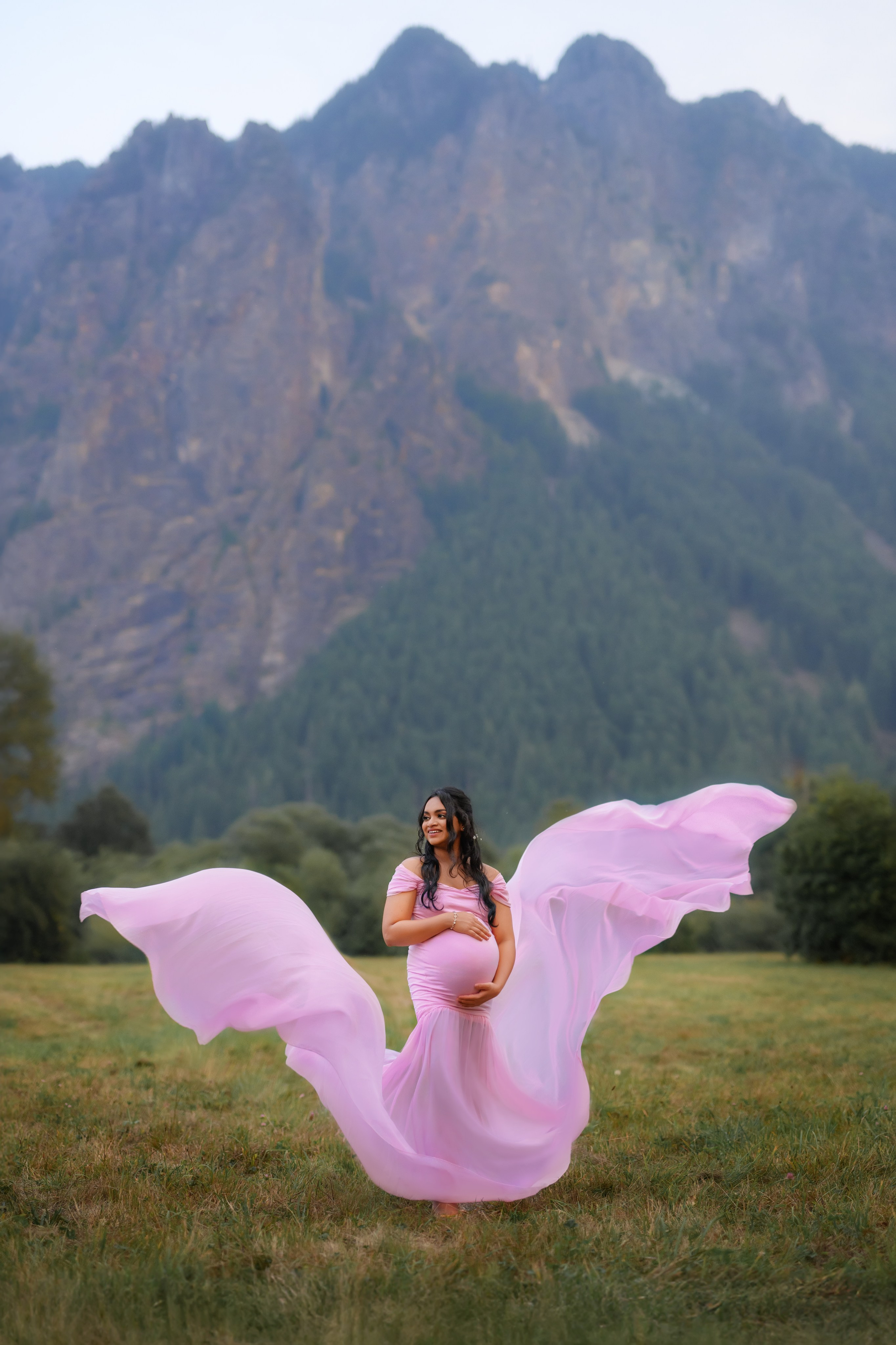 Grisha with her husband. Wedding & family photography in Seattle area. Helen Michelle photographer