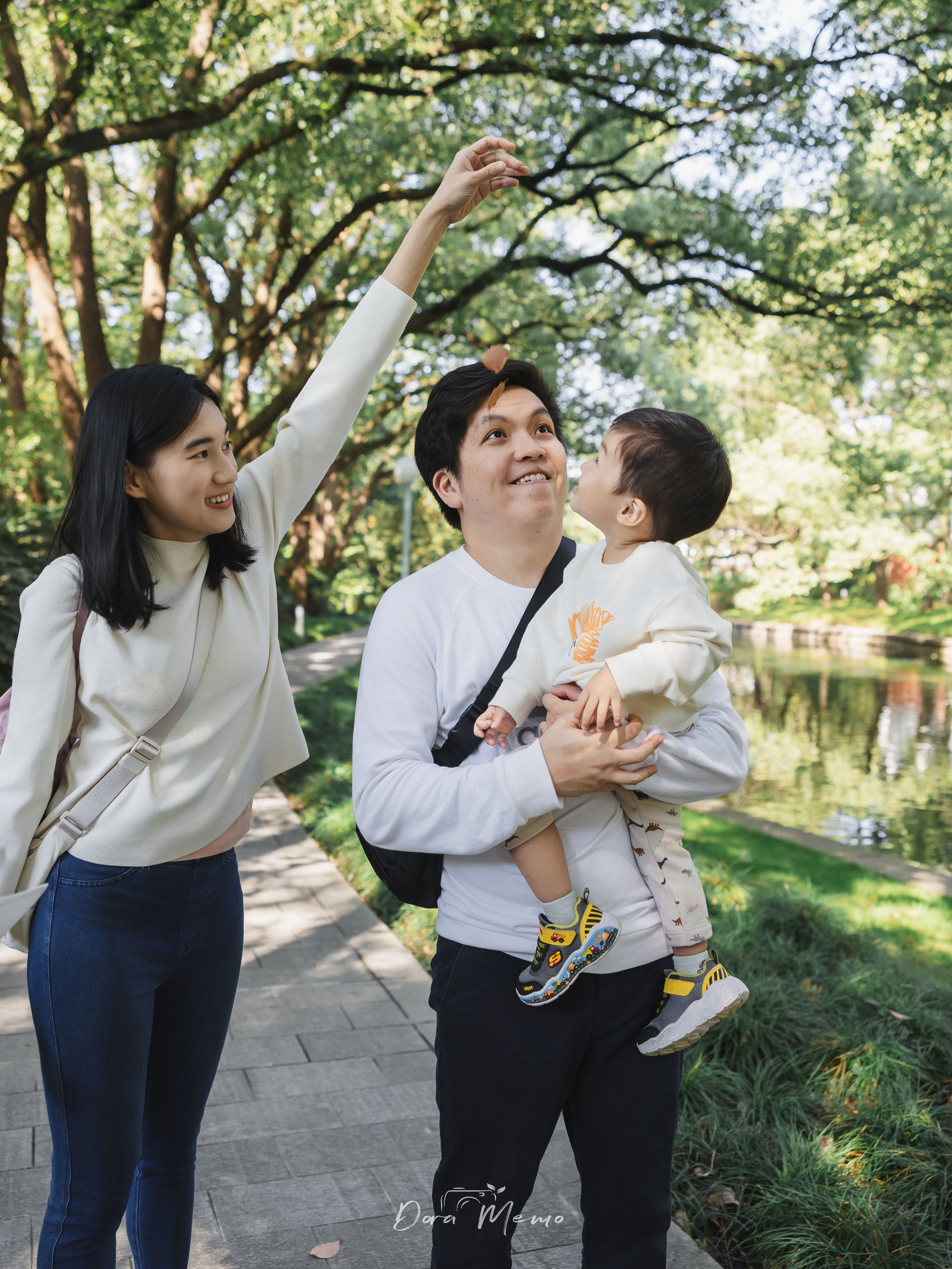 Shanghai Family Photographer | A Sunny Outdoor Family Session with a Two-Year-Old
