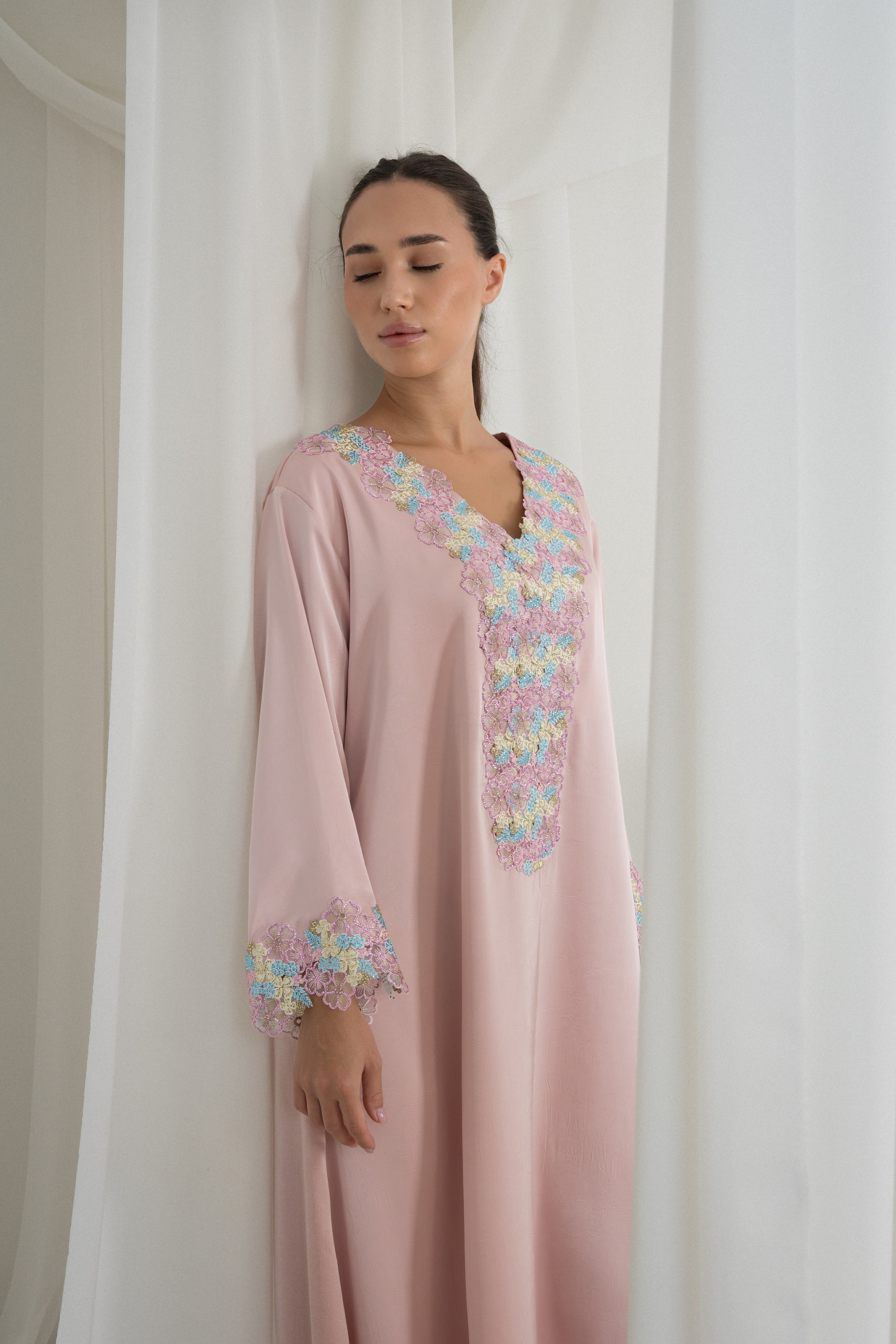 E-COMMERCE FASHION. “Thoughtfully built. Beautifully aligned.”
