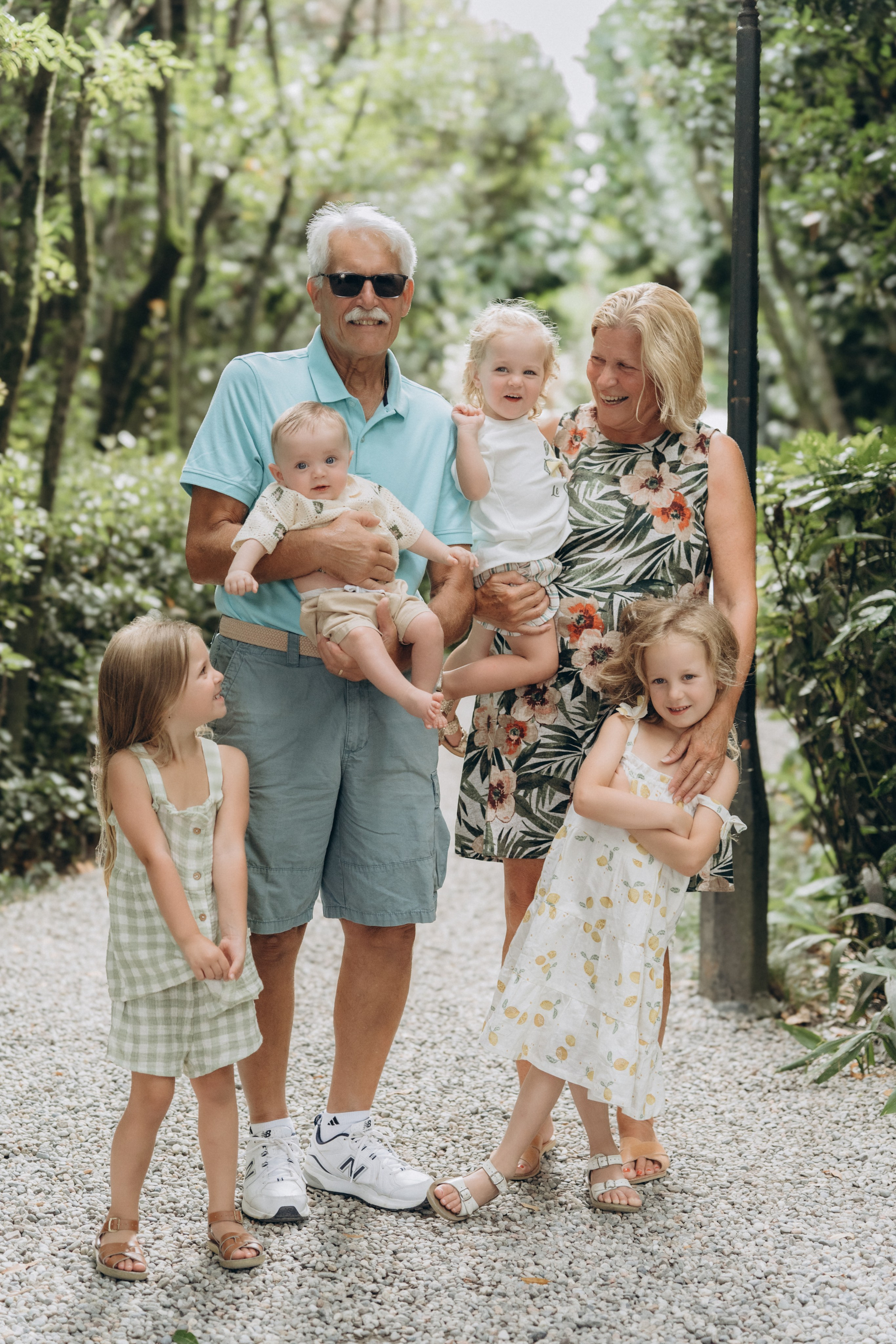 Family moments in Como Lake. PHOTOGRAPHER IN ITALY