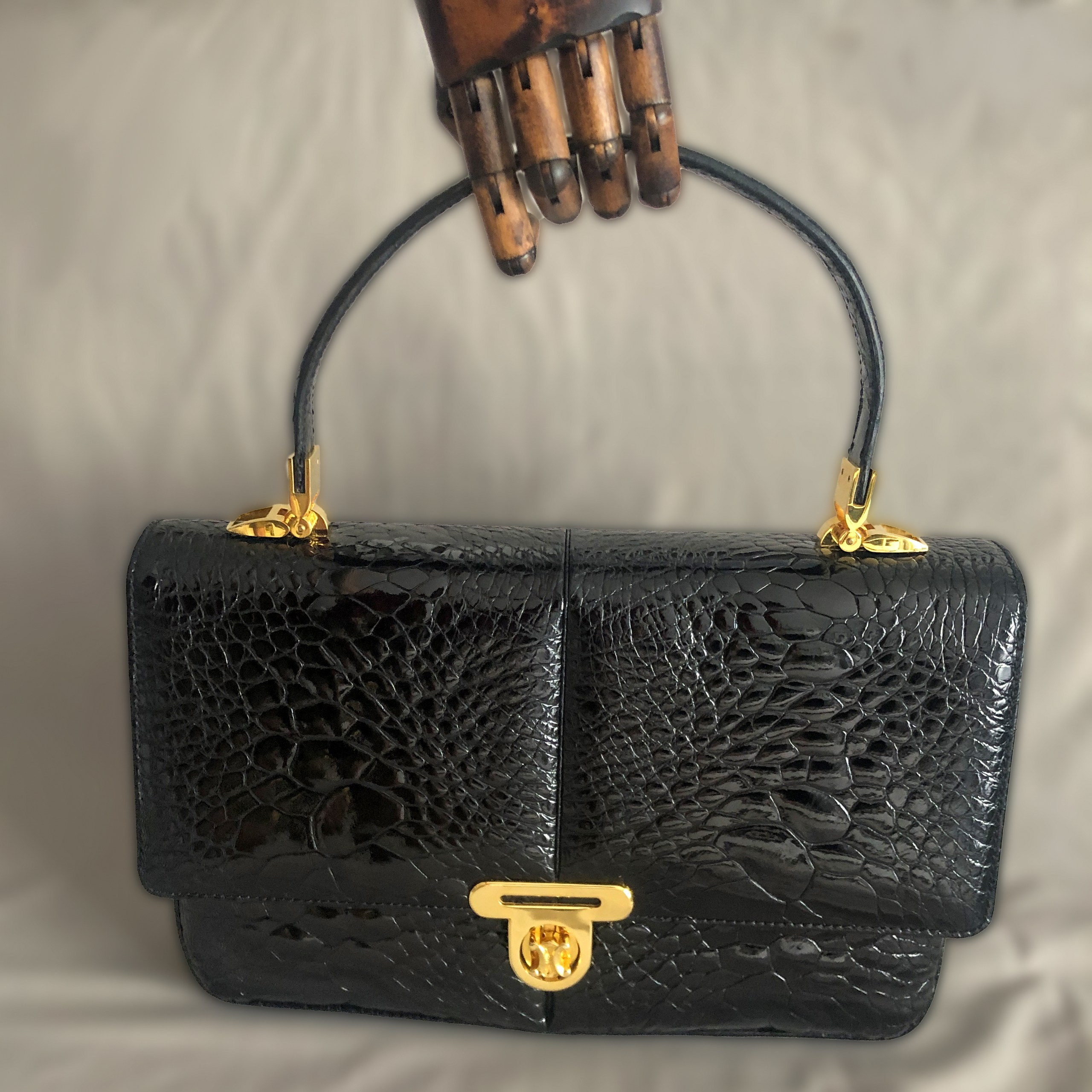 T-bag. Современнные и актикварные украшения в Барселоне, Москве и Санкт-Петербурге