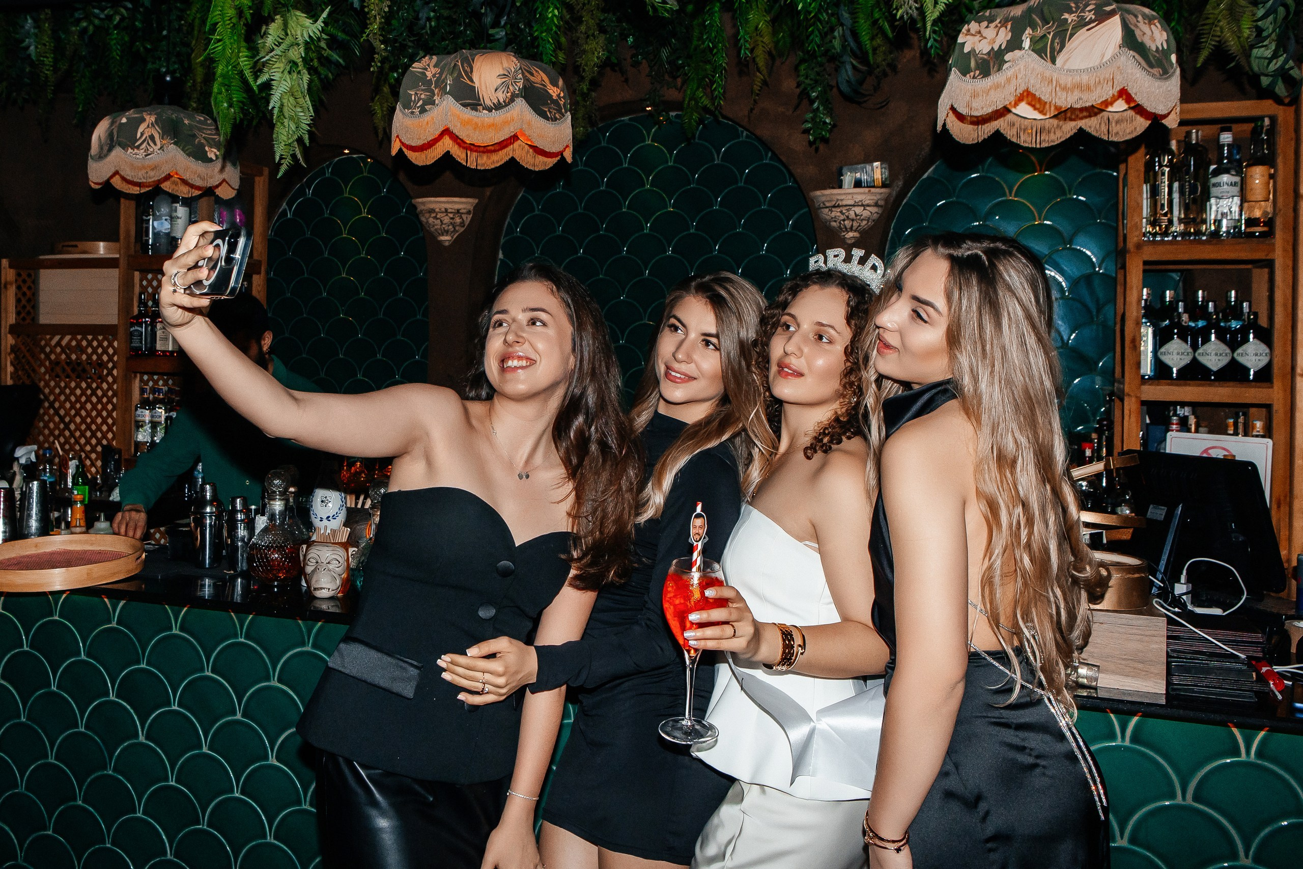 Девичник. Фотограф в Анталии, Кемере и Белеке