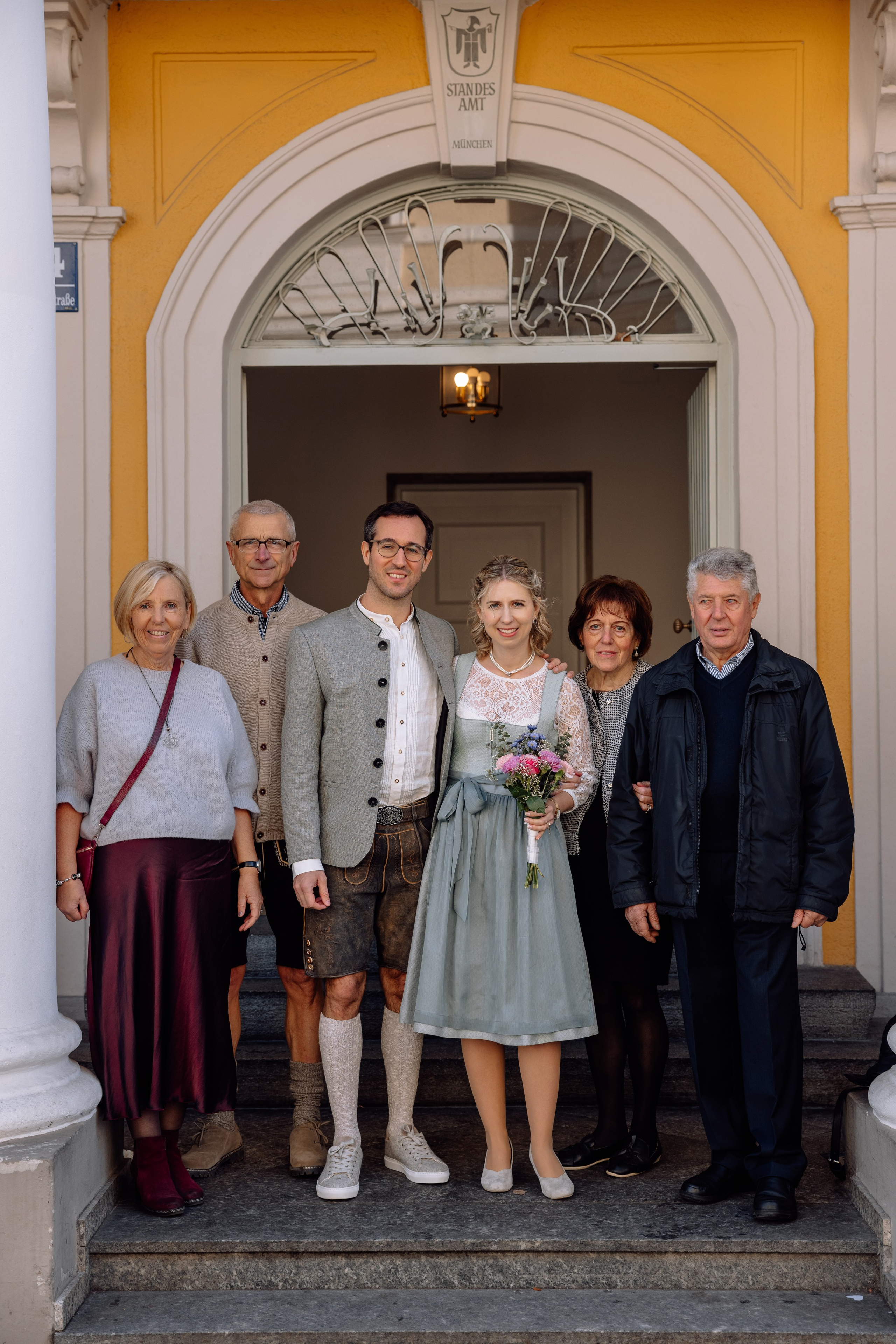 Herbsthochzeit im Standesamt Schwabing. Hochzeitsfotograf München Taufe Familienfotograf Tanja Mauke