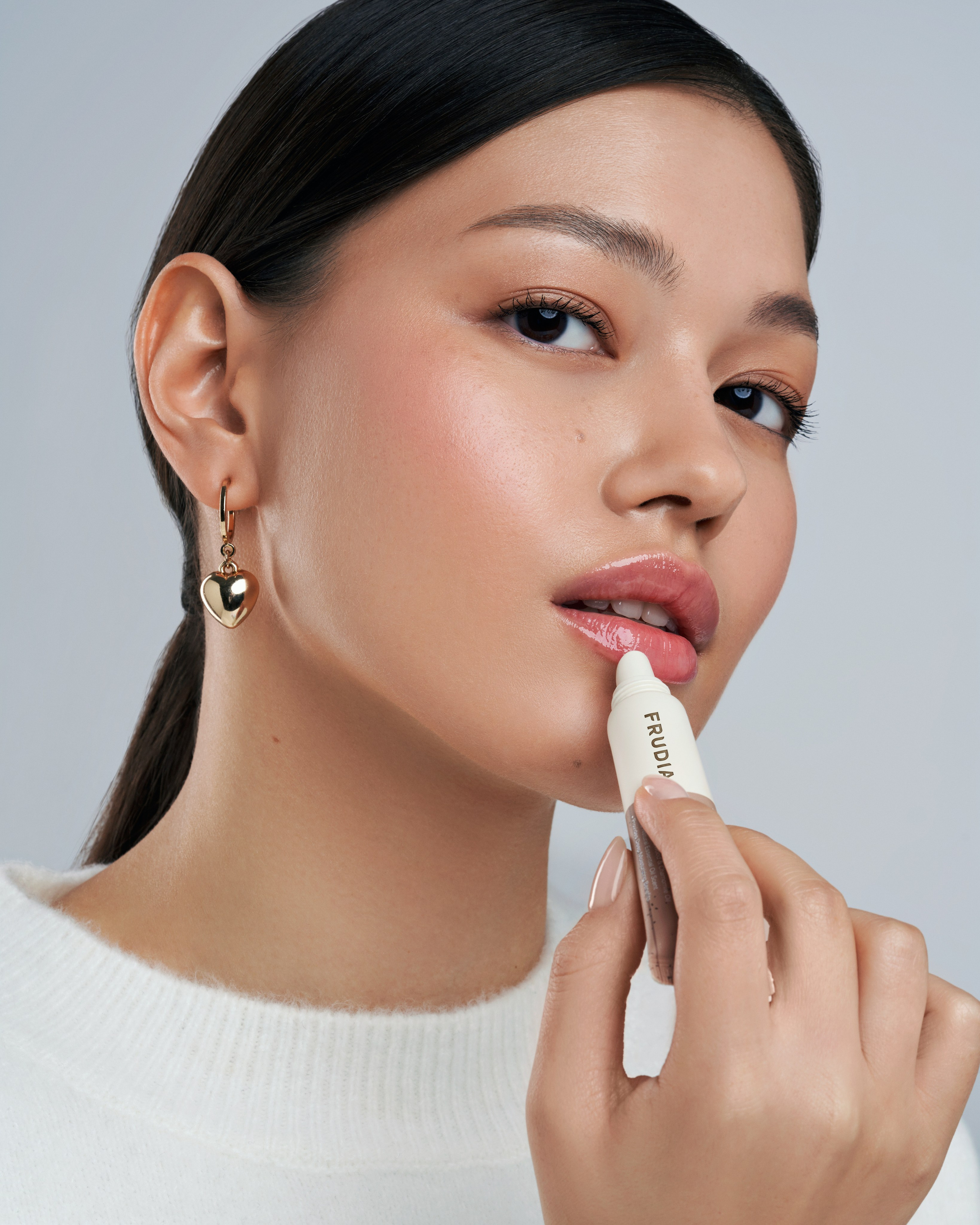 Frudia. Alina Efimova — Retoucher (Beauty, fashion and product)