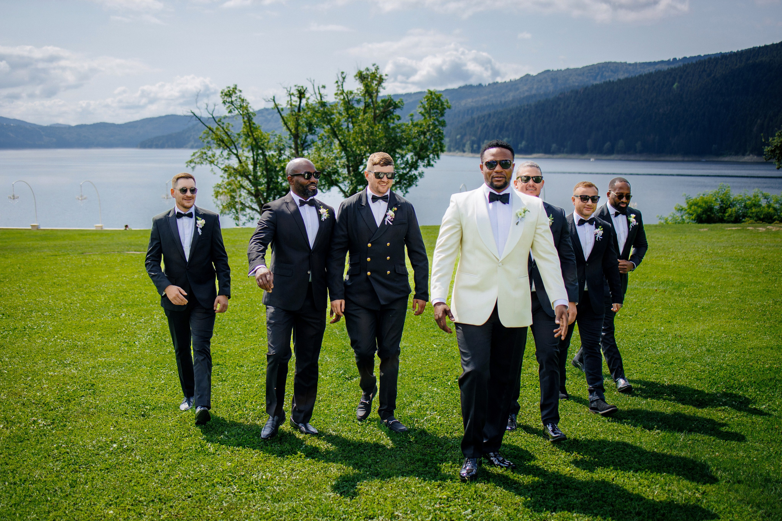 Wedding Photographer, based in Iasi, Romania, but will travel all over the globe to make sure you look amazing in all your wedding photos