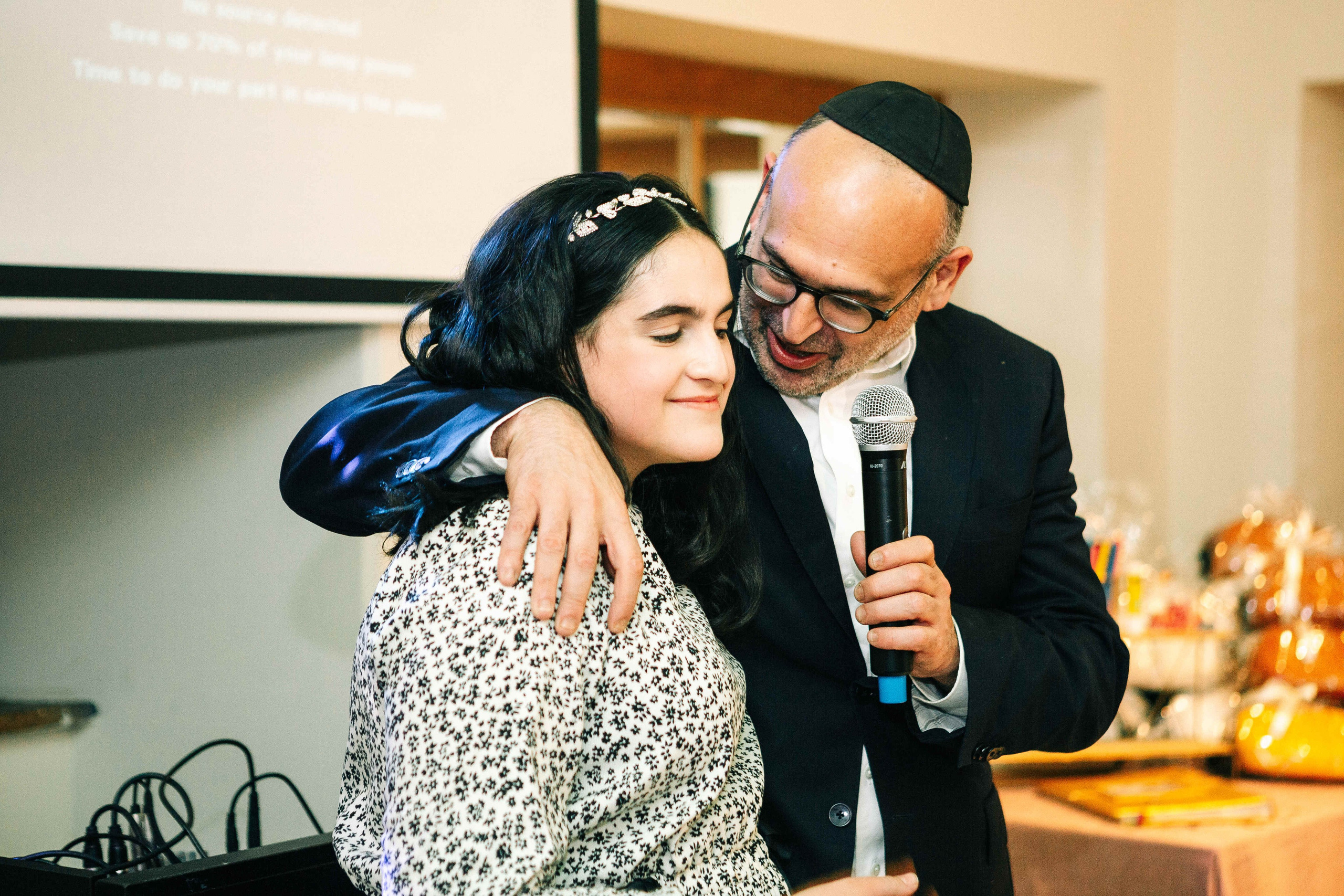 PARTY IN A RESTAURANT WITH THE WHOLE FAMILY. Https://shi-photo.com/