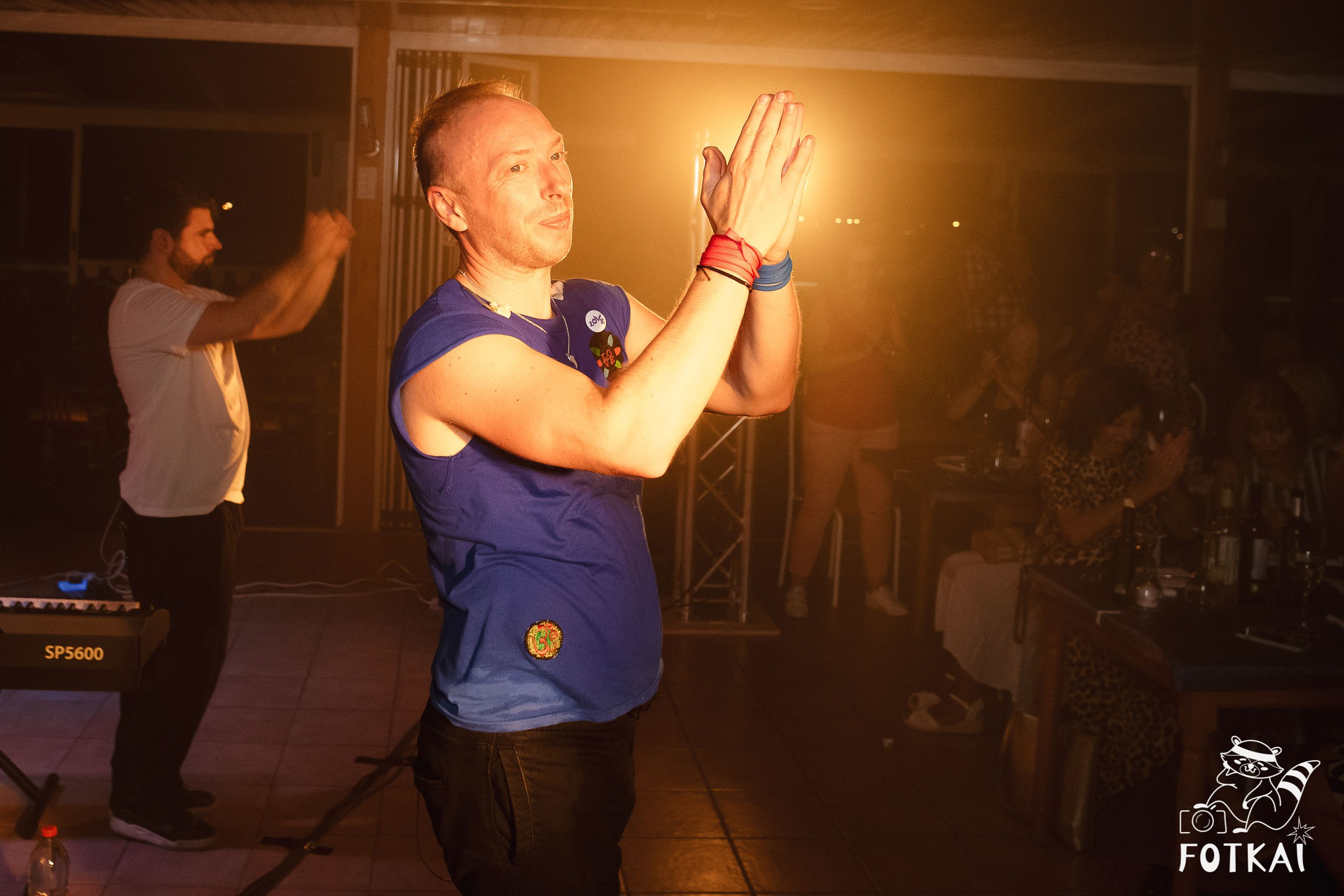 Ultimate Coldplay en Restaurante Los Cucalos: Reportaje fotográfico 17.09.25 | FOTKAI