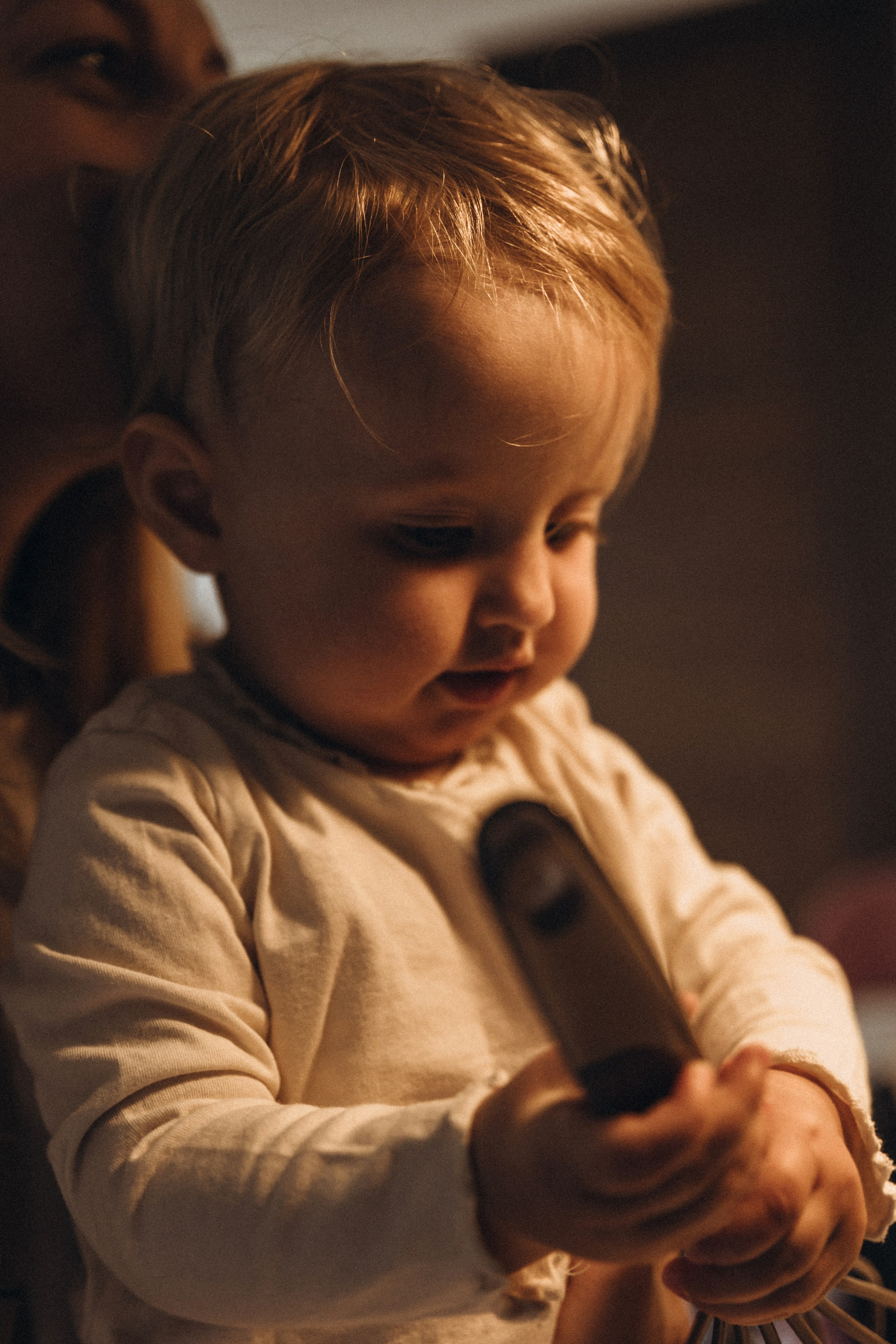 Lifestyle Family Photoshoot at Home — Cozy & Authentic Moments. Photographer in Santiago, Chile Anna Almazova