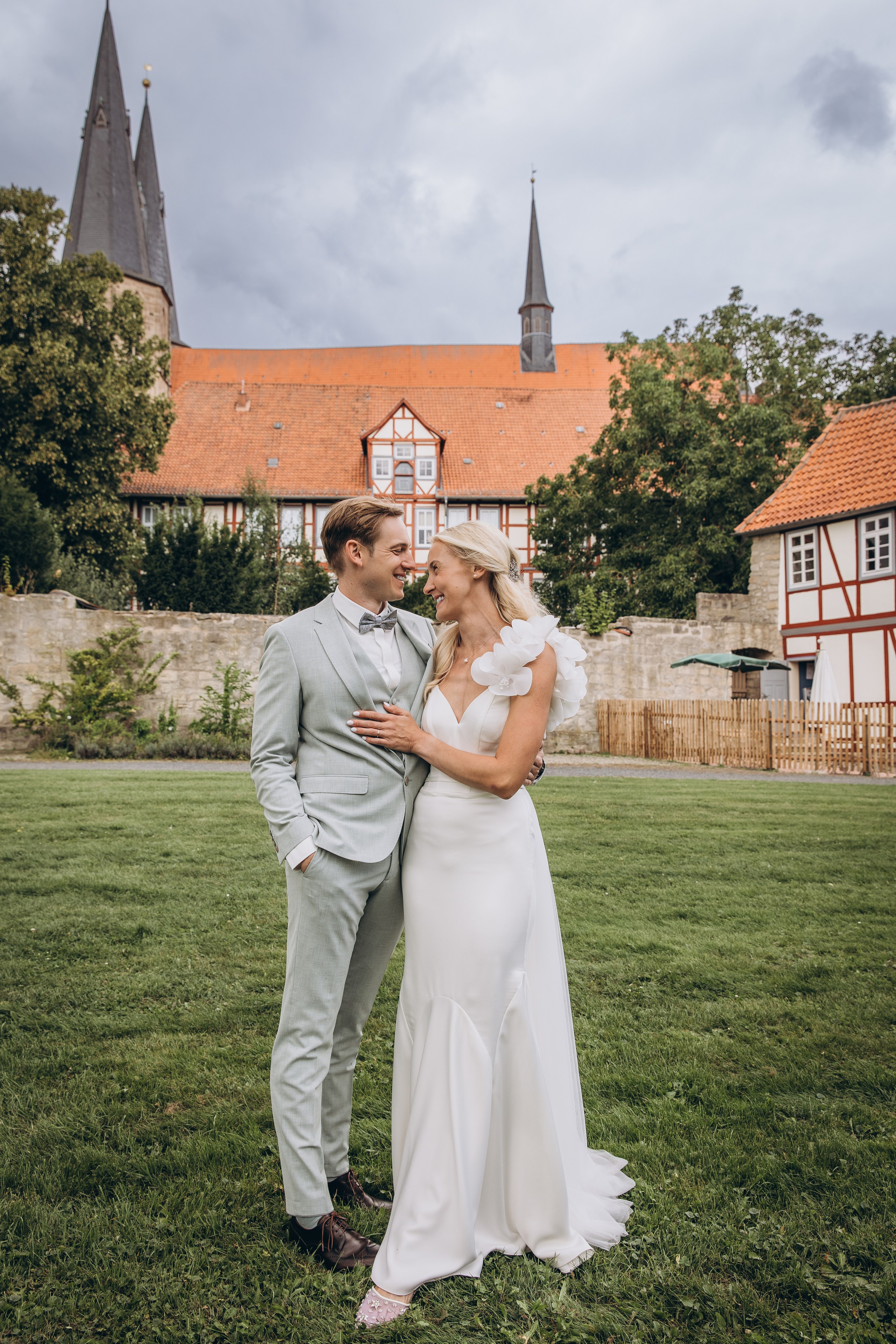 Svetlana and Yann. Hochzeitsgeschichten – Professionelle Hochzeitsfotografie & Videografie in Deutschland, Italien, Spanien und ganz Europa