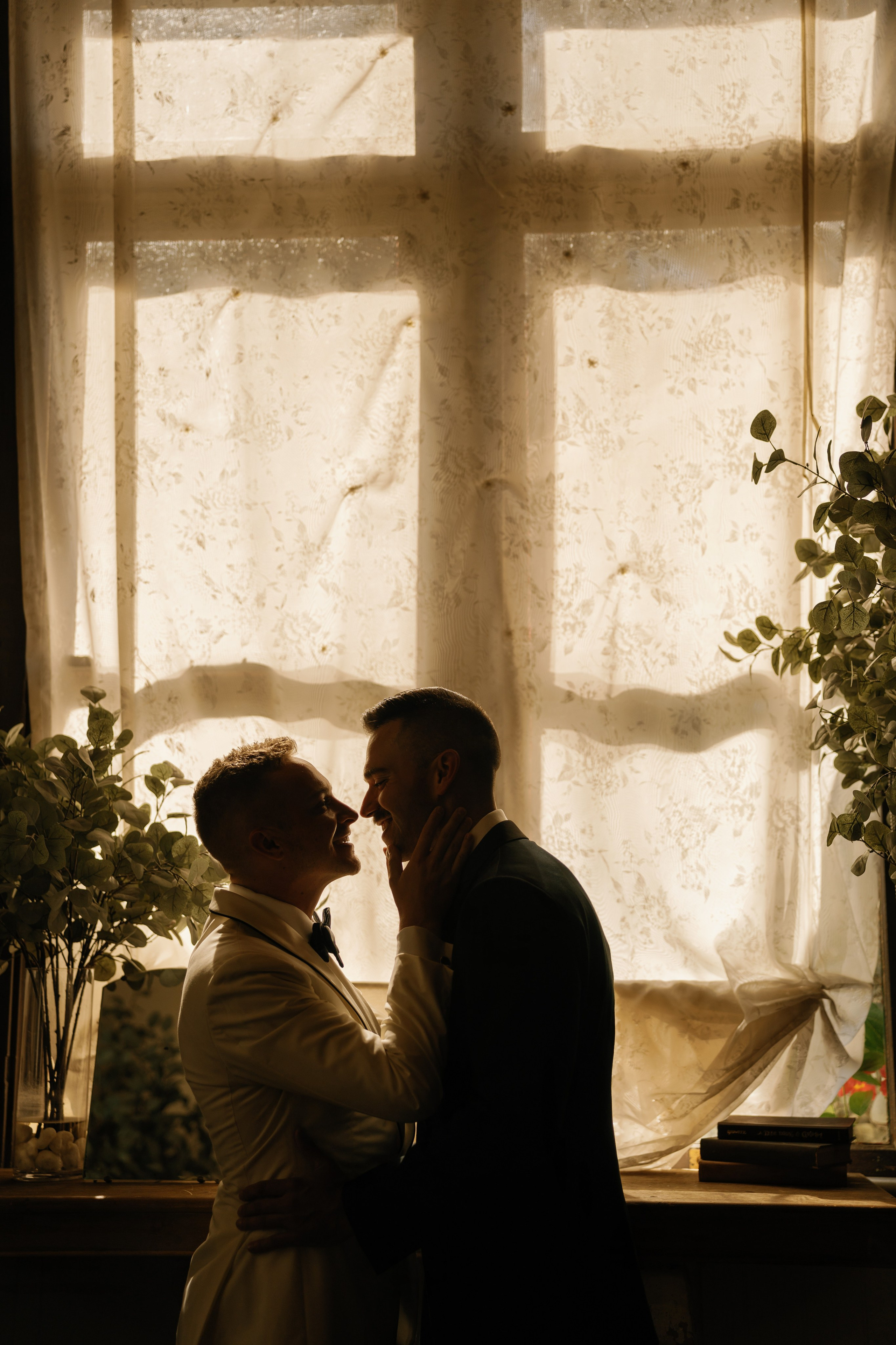 LGBT wedding photographer in California. Wedding Photography & Videography Team in California, Los Angeles, San Francisco, San Diego and Travel