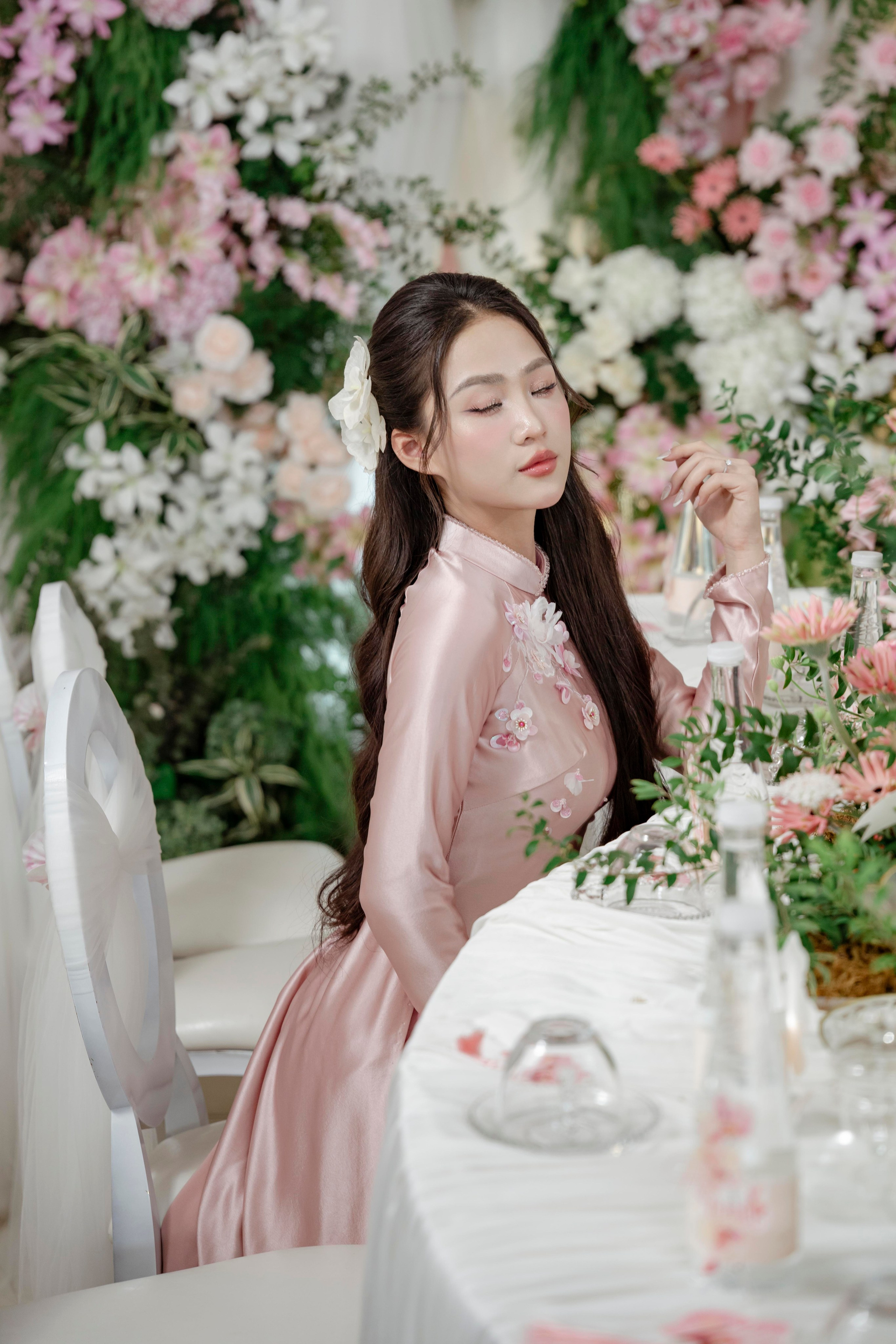 LINH & HUYEN. WEDDING PHOTOGRAPHER IN VIETNAM