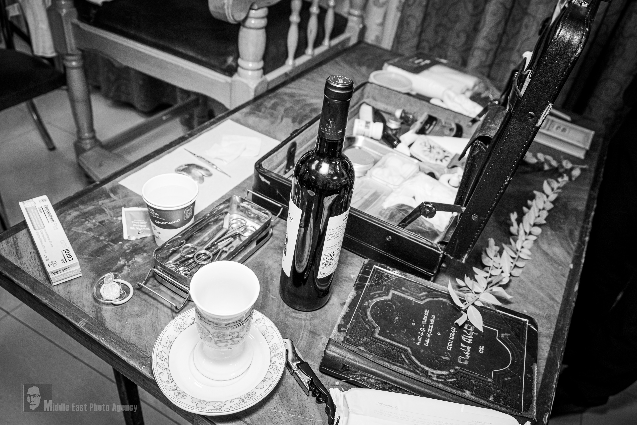 ‏ברית מילה. Middle East Photo Agency — Photography & Event Magnets — סוכנות צילום והדפסת מגנטים לאירועים