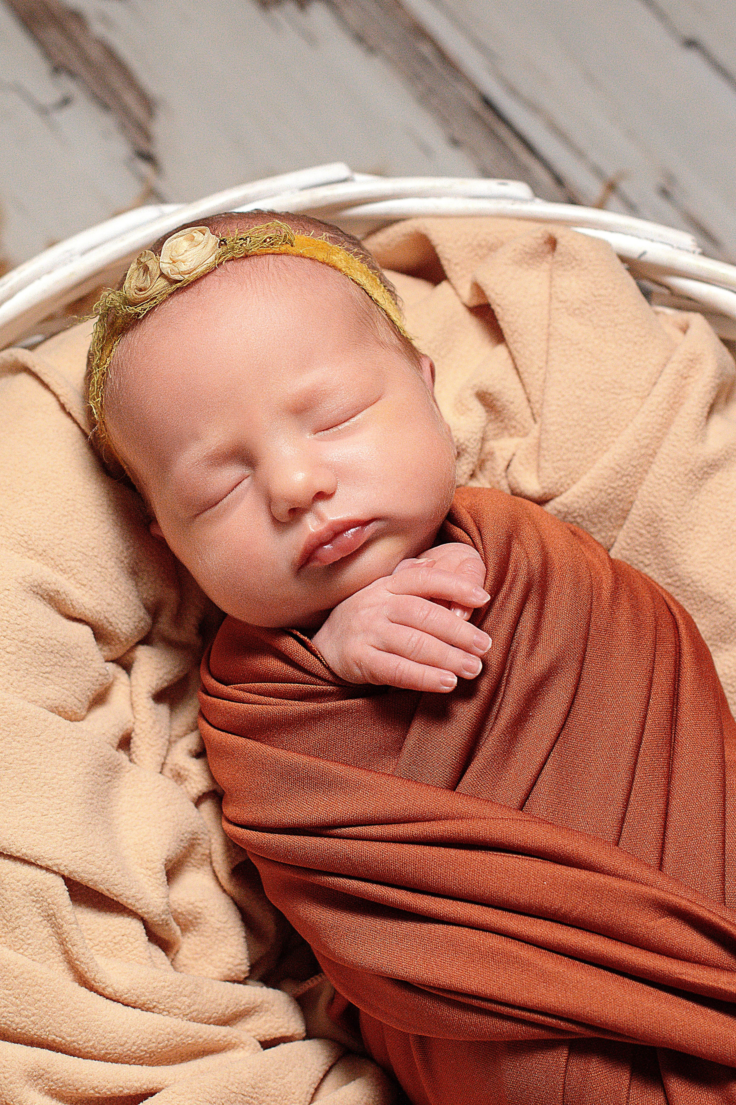 Newborn классическая. Детский и семейный фотограф в г. Бельцы