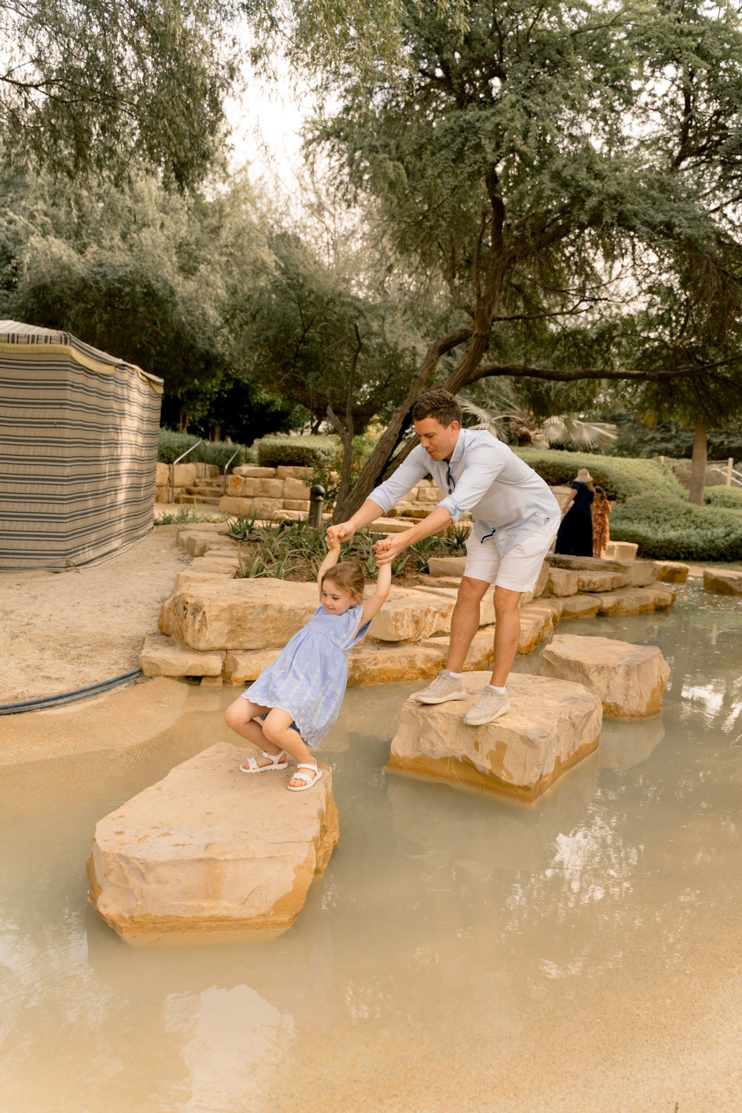 Фотосессия в Umm Al Emarat Park — природная гармония в центре Абу-Даби. Фотограф в Абу Даби Марина