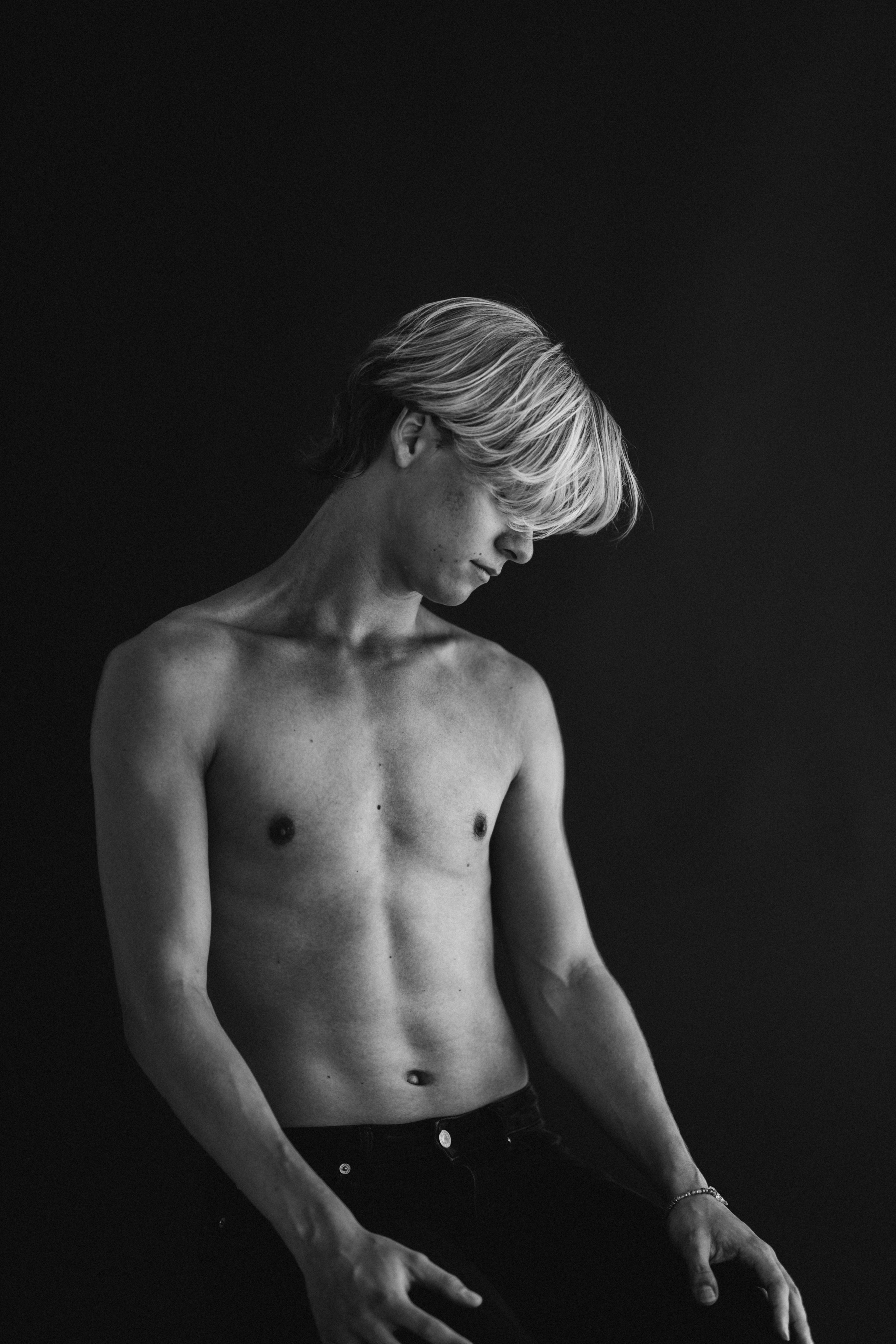 DANCERS. Victoria Olonen – Cinematic Portrait Artist | Helsinki & Europe