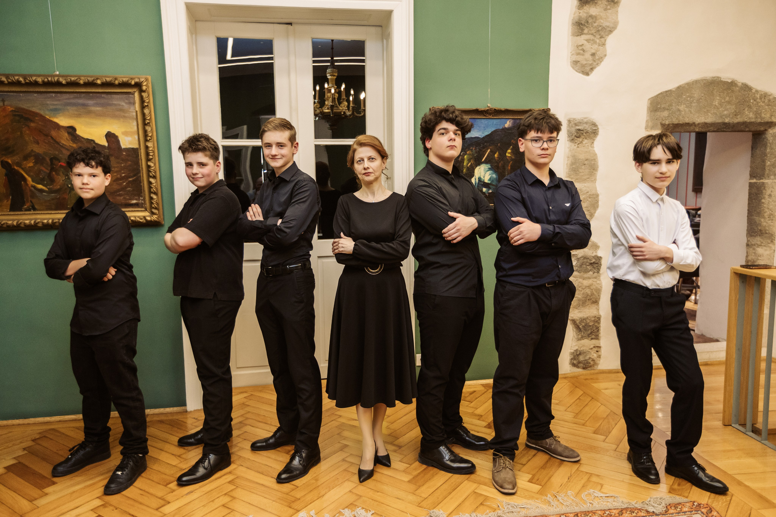 8A — Muzica. Contrast Studio