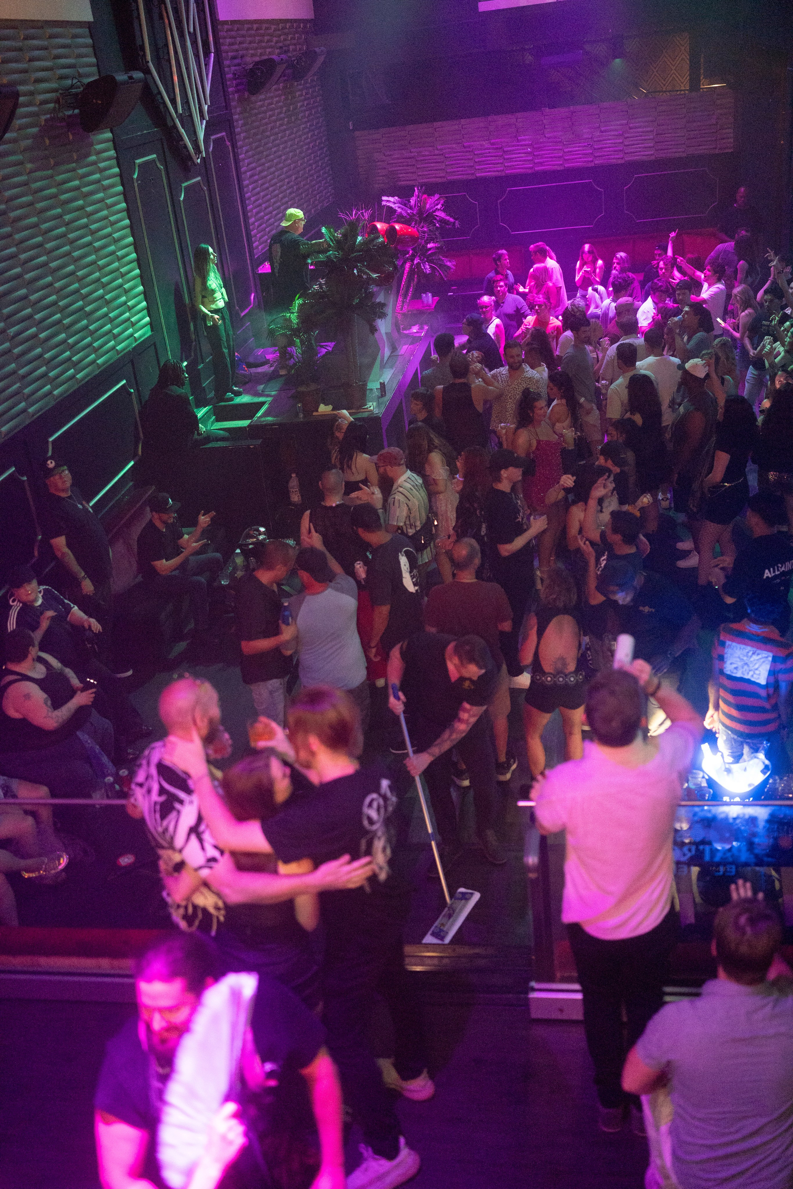 Aliens On Mushrooms & INVY Present: Shiba San. Ke’Ondris