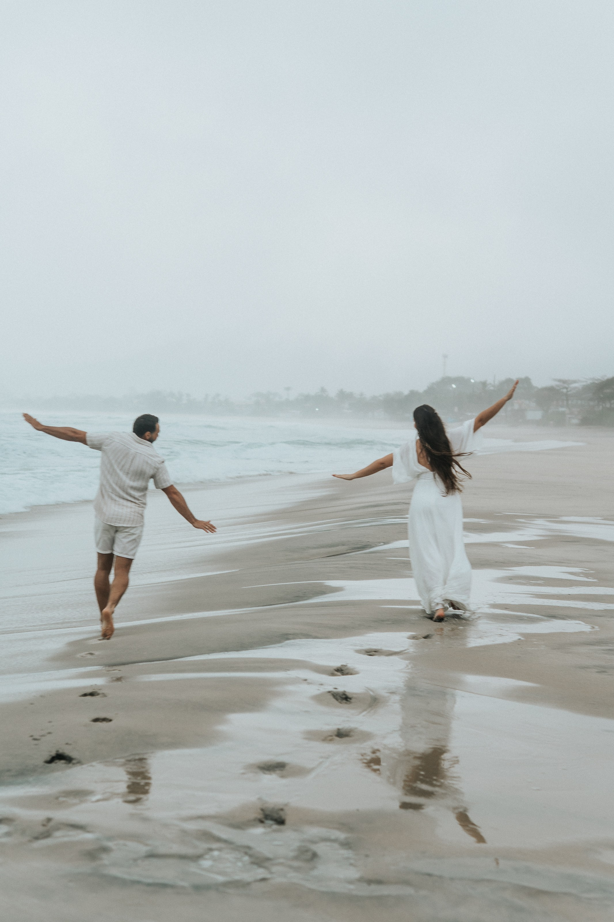 Pré Wedding — Bianca e Maik (Praia Maresias). Fotógrafo de casamento e Filmmaker de casamento