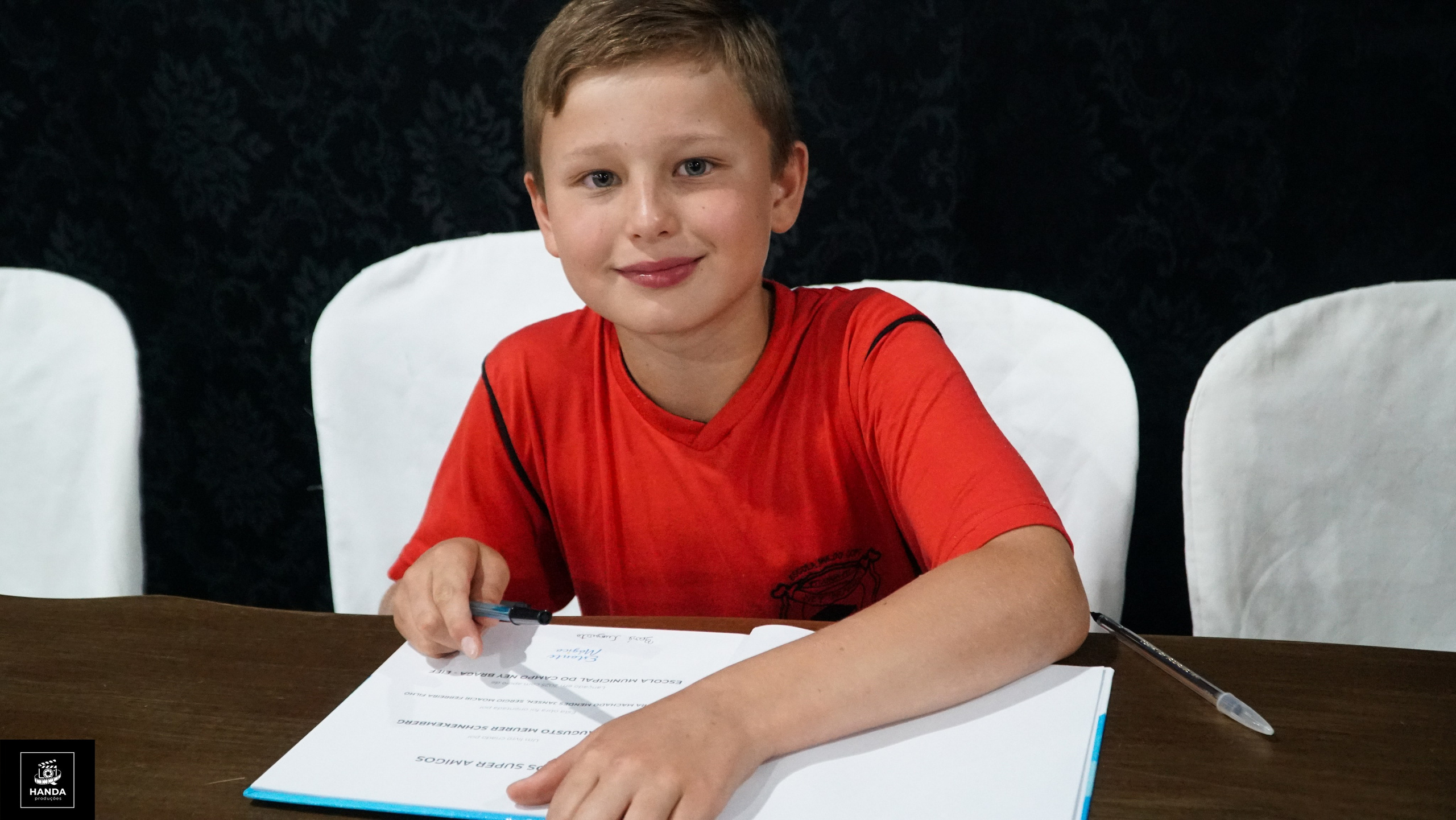 Noite autógrafos colégio Aurélio Buarque de Holanda. Handa Produções