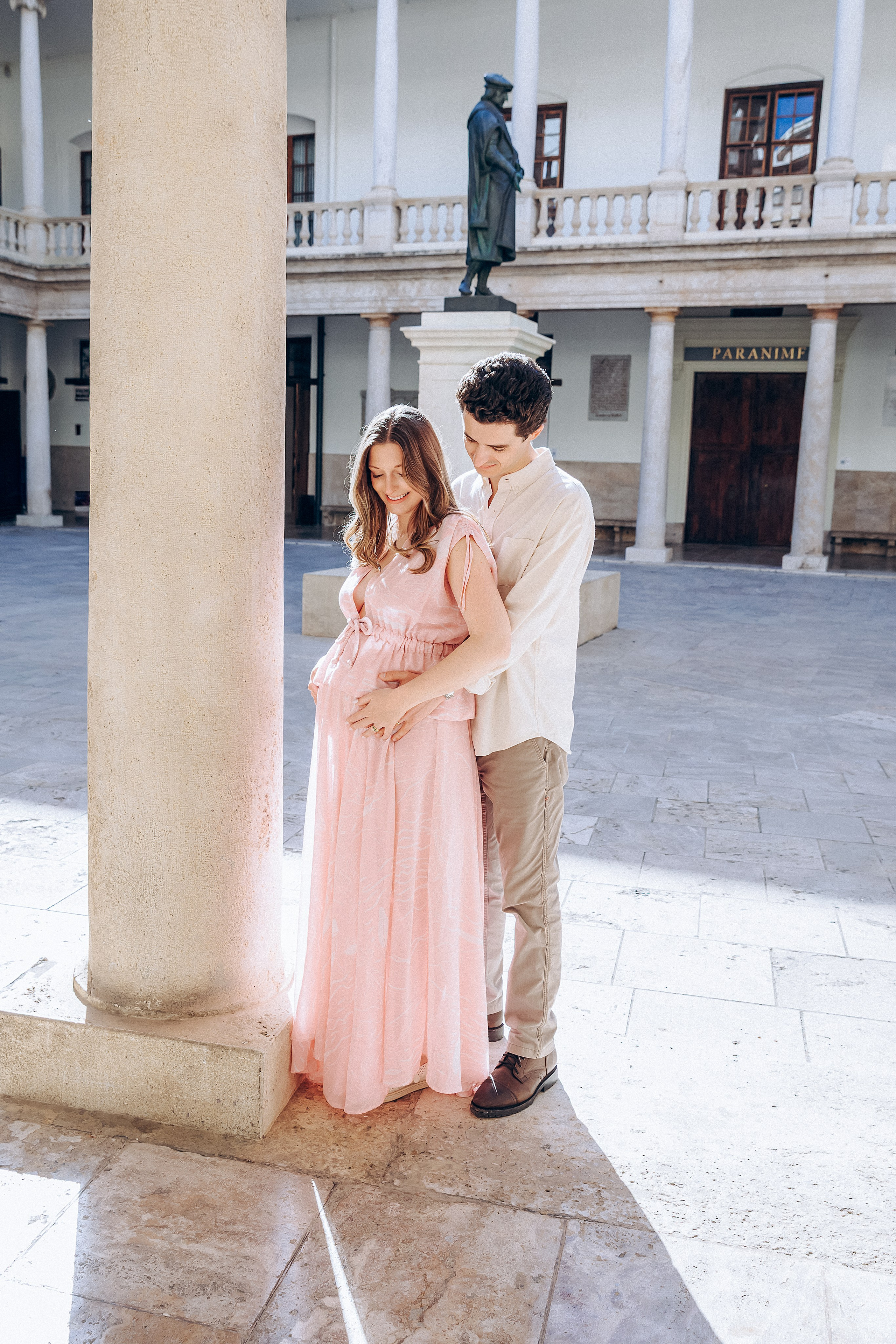 Hermosa Fotografía de Embarazo por Julia Gnatenko | Sesiones de Maternidad en Valencia, Alicante, Barcelona. Julia Gnatenko — Fotógrafa en Valencia, Alicante, Barcelona, España y Europa