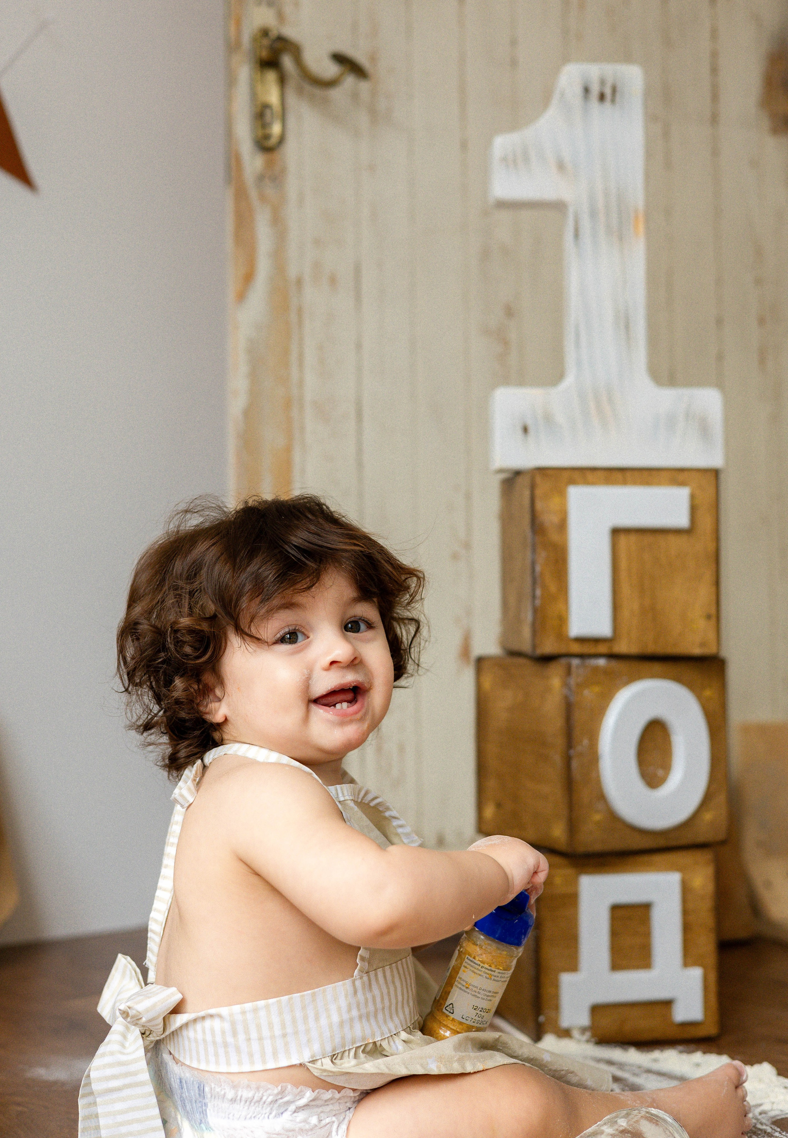 Smash Cake Photography. Family and Wedding Photographer