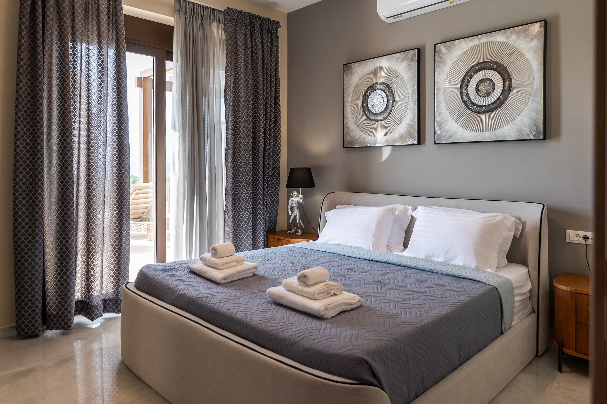 Stone House in Plaka. Photograper in Chania, Crete