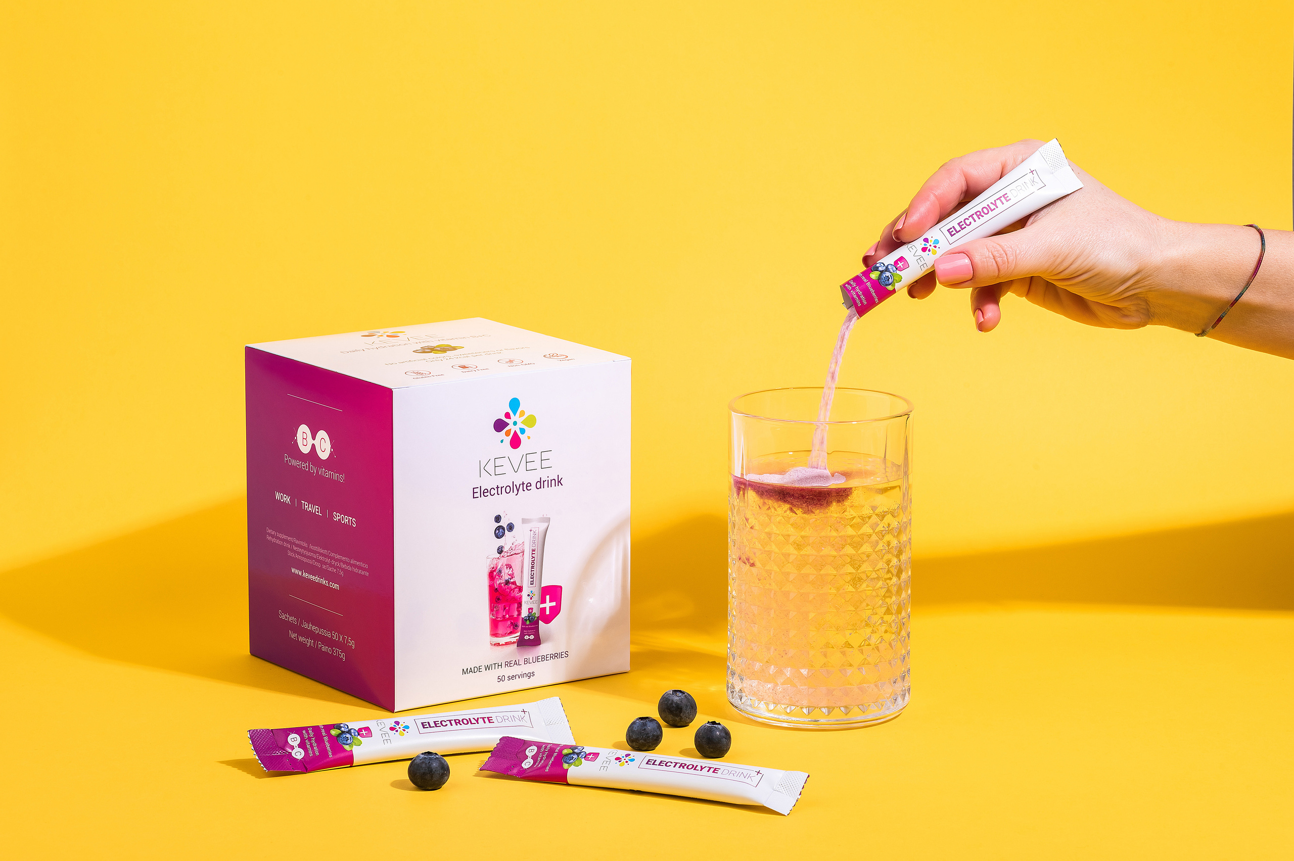 Kevee Drinks. Fotogrāfs Rīgā. Gīmenes, individuālās un dažādu produktu fotosesijas