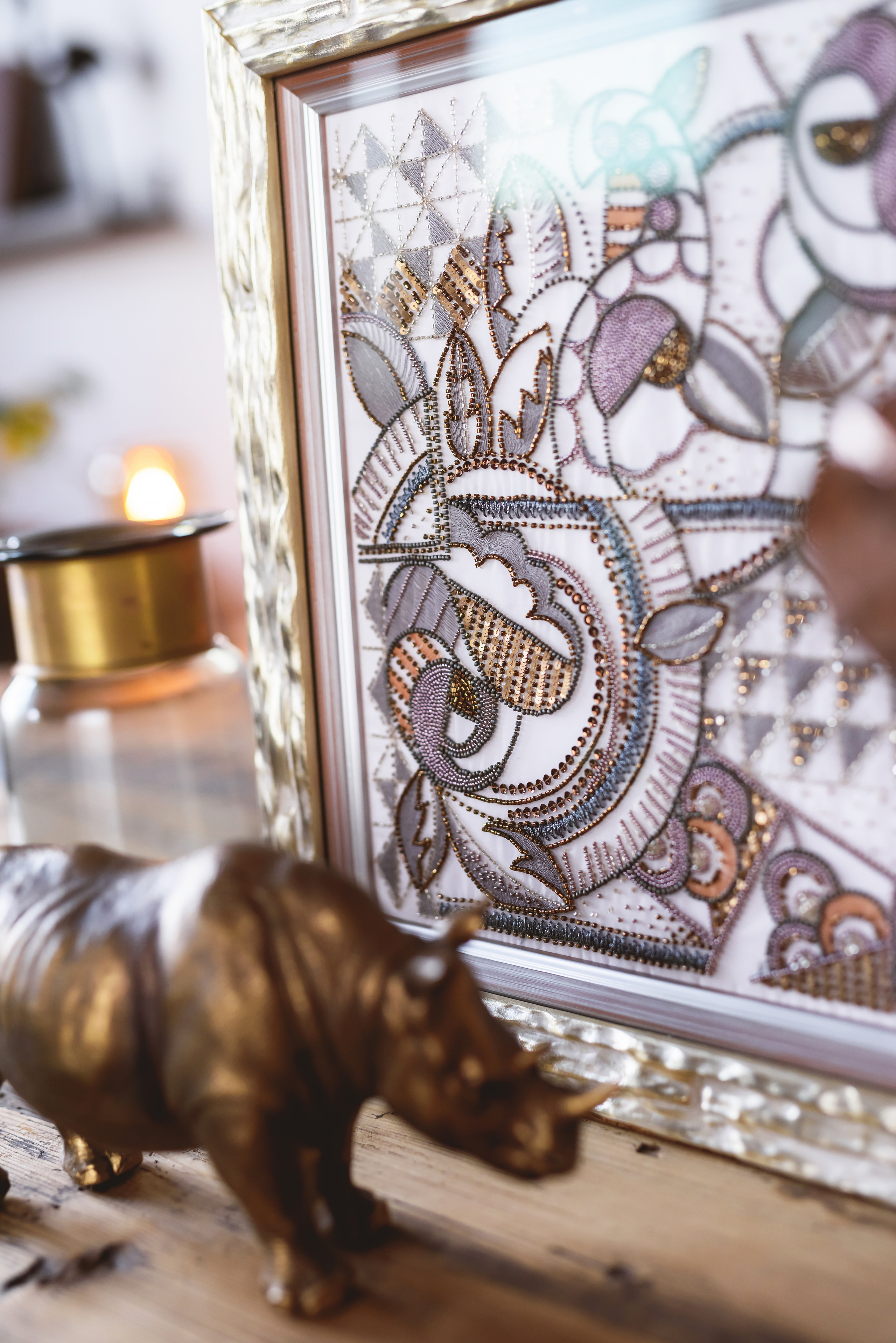 Embroidery of Inga Marita School. Fotogrāfs Rīgā. Gīmenes, individuālās un dažādu produktu fotosesijas