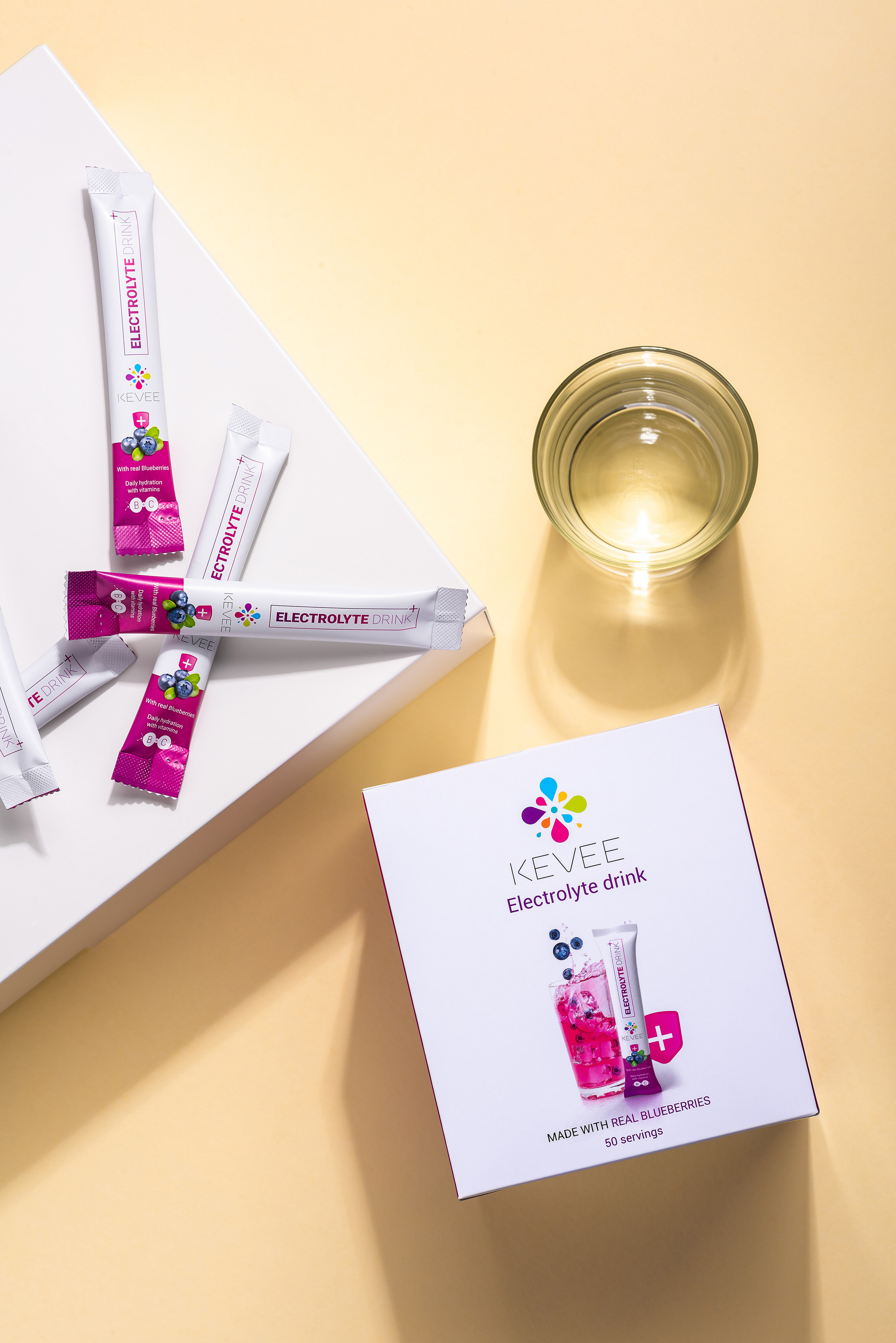 Kevee Drinks. Fotogrāfs Rīgā. Gīmenes, individuālās un dažādu produktu fotosesijas