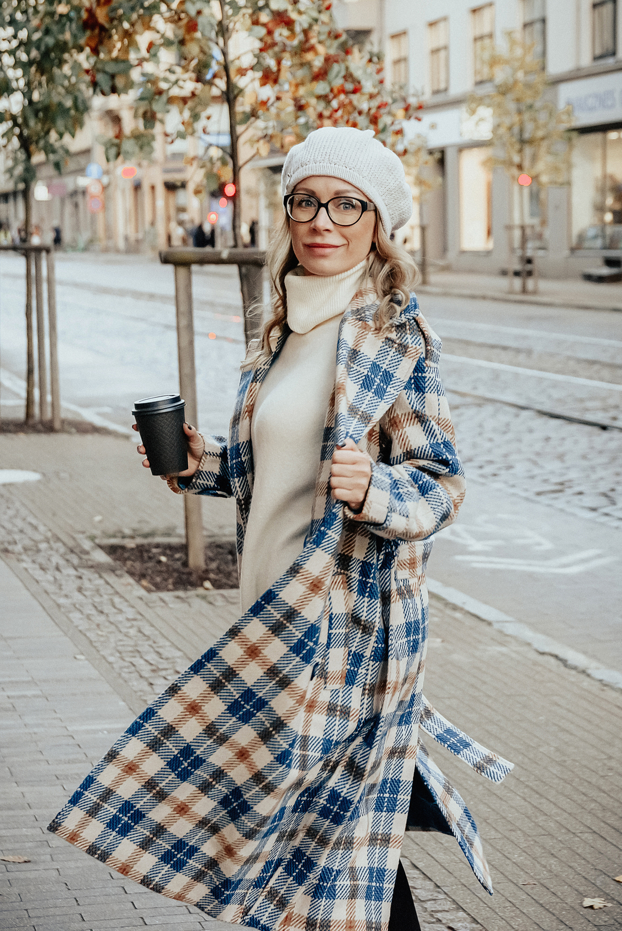 Nataly — Autumn. Fotogrāfs Rīgā. Gīmenes, individuālās un dažādu produktu fotosesijas