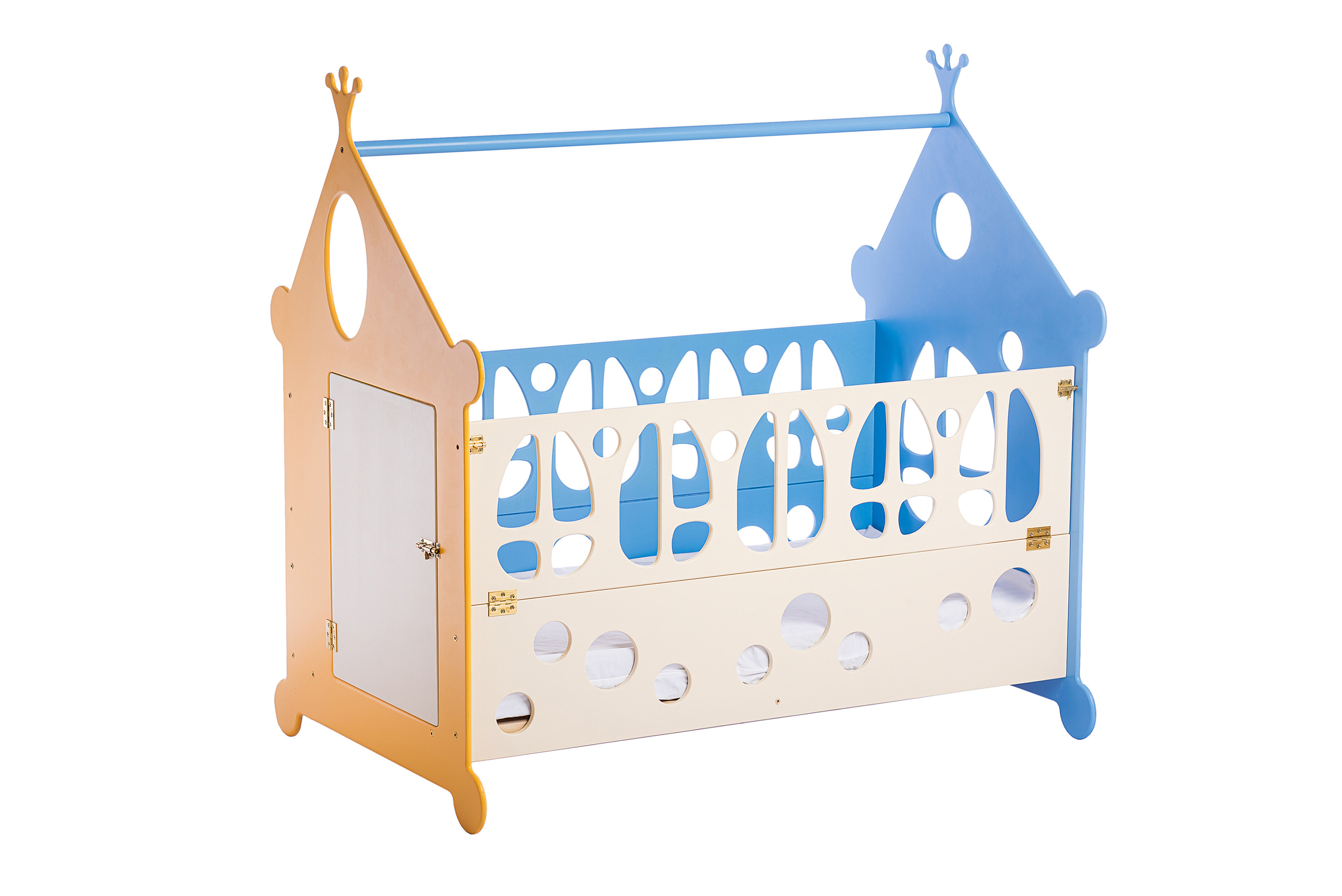 Fun C Gizmo Isolated. Fotogrāfs Rīgā. Gīmenes, individuālās un dažādu produktu fotosesijas