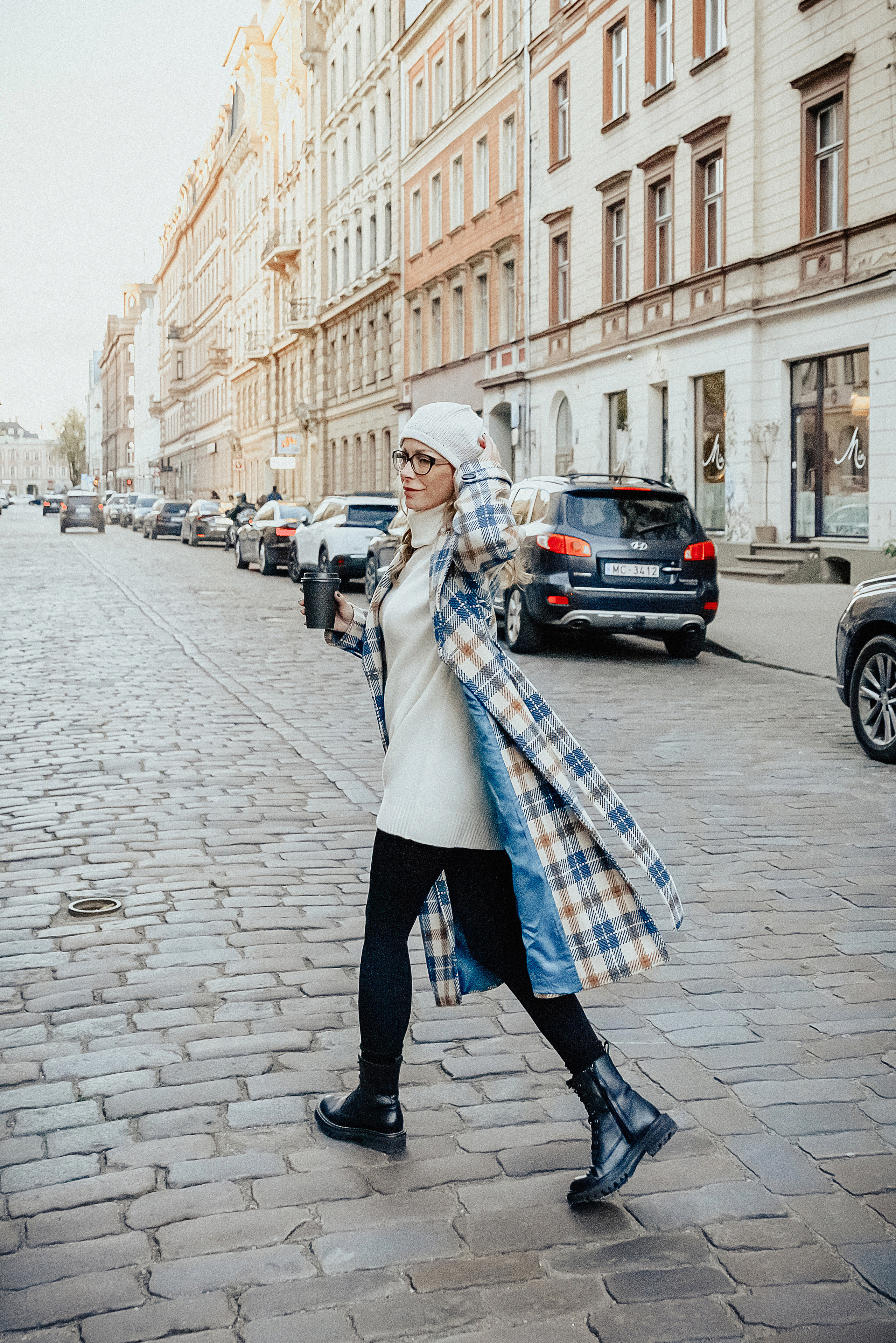 Nataly — Autumn. Fotogrāfs Rīgā. Gīmenes, individuālās un dažādu produktu fotosesijas