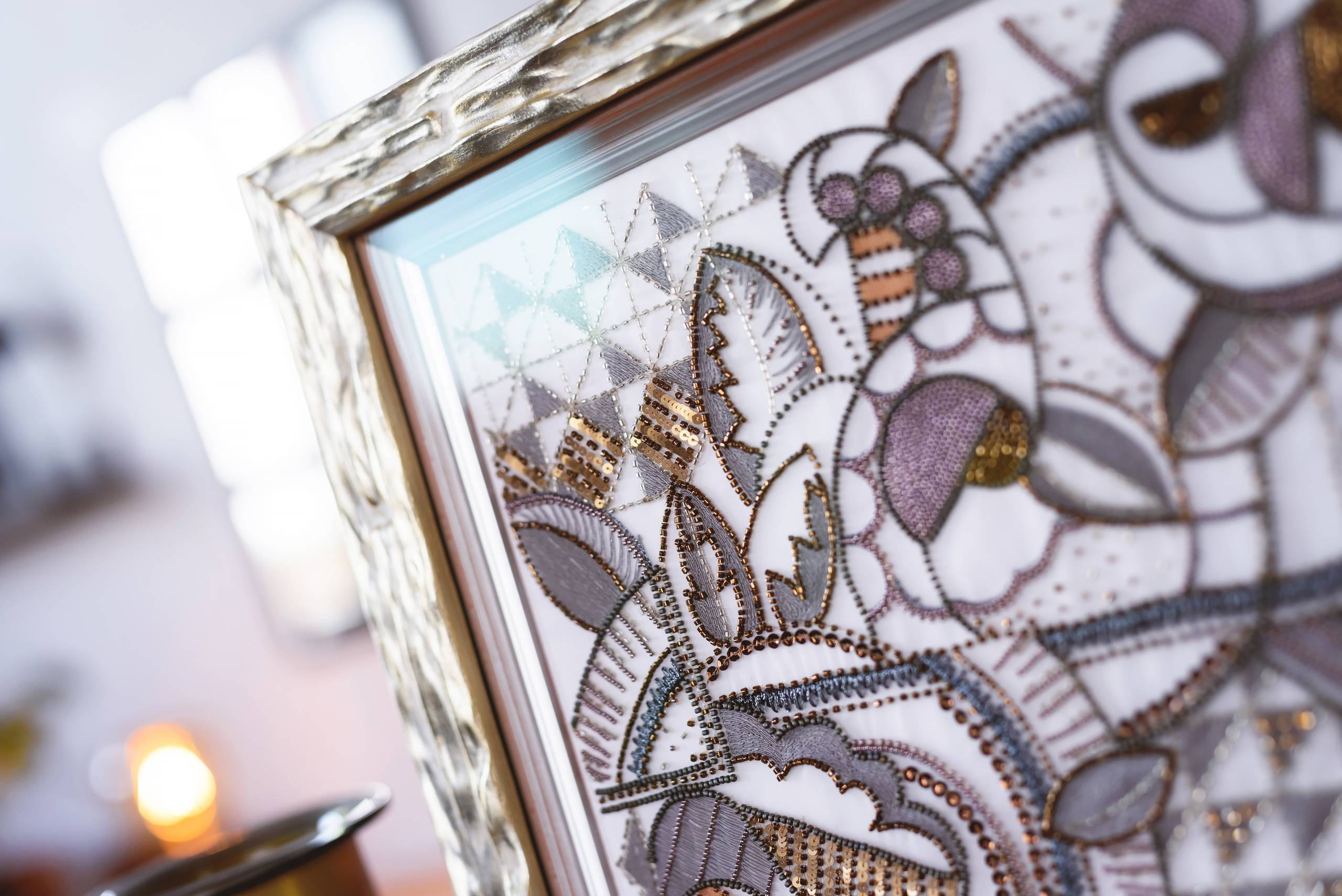 Embroidery of Inga Marita School. Fotogrāfs Rīgā. Gīmenes, individuālās un dažādu produktu fotosesijas