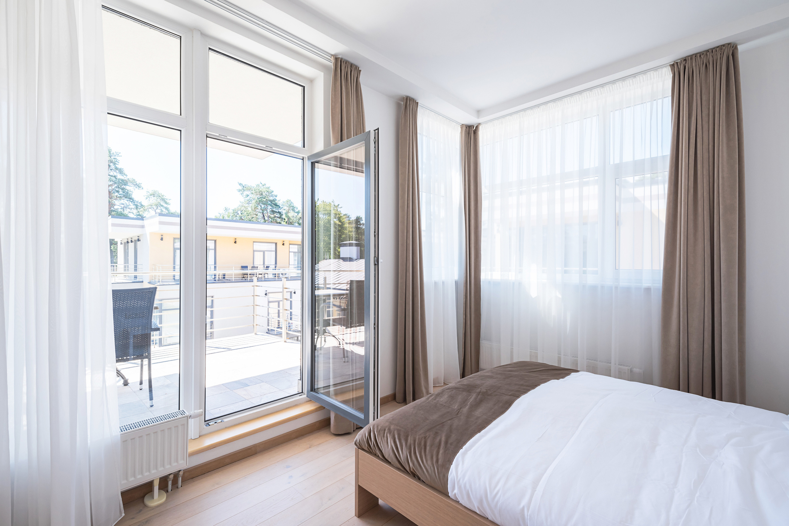 Apart Hotel — Black Pearl. Fotogrāfs Rīgā. Gīmenes, individuālās un dažādu produktu fotosesijas